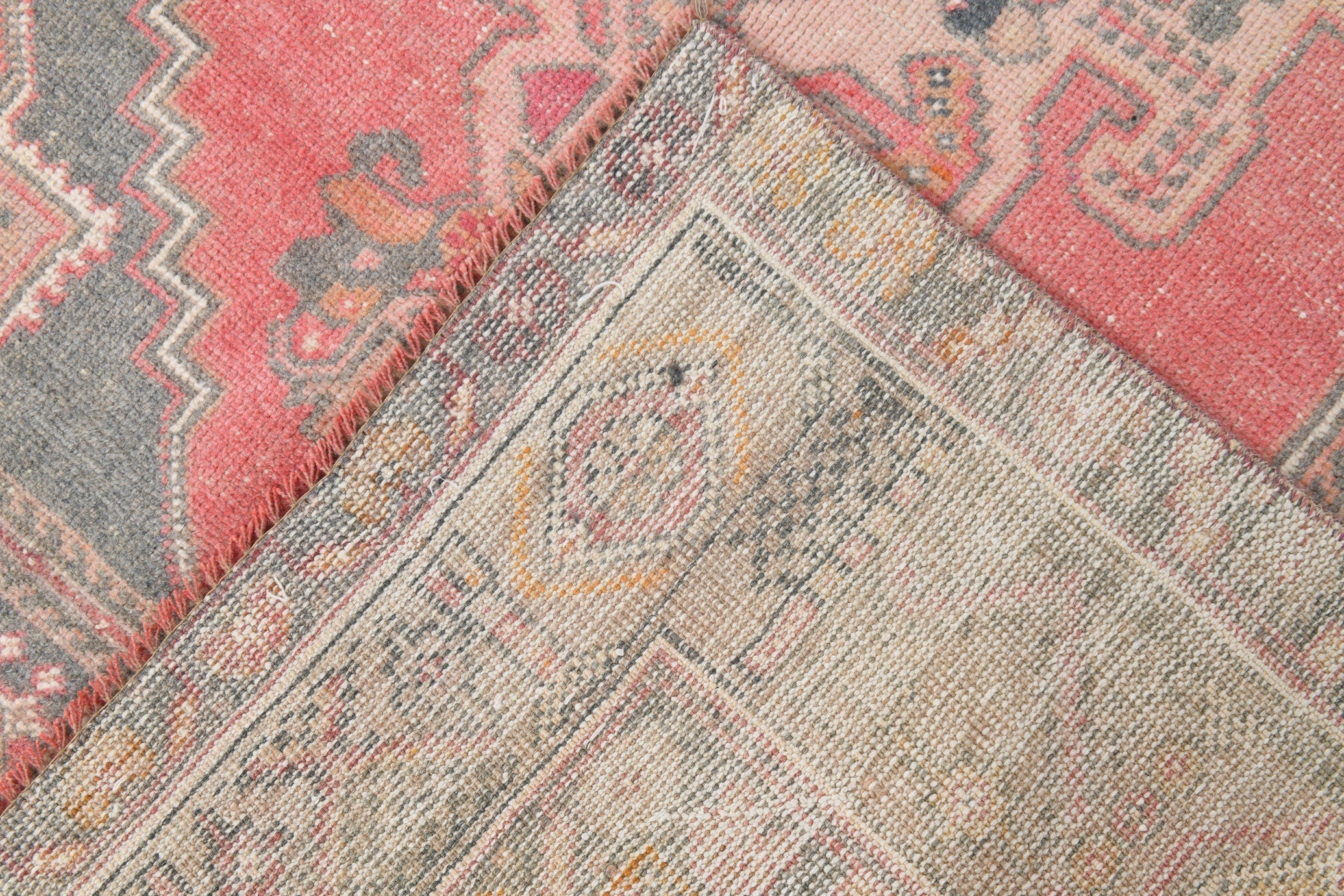 Turkish Vintage Rug  4'4" x 7'6" ft