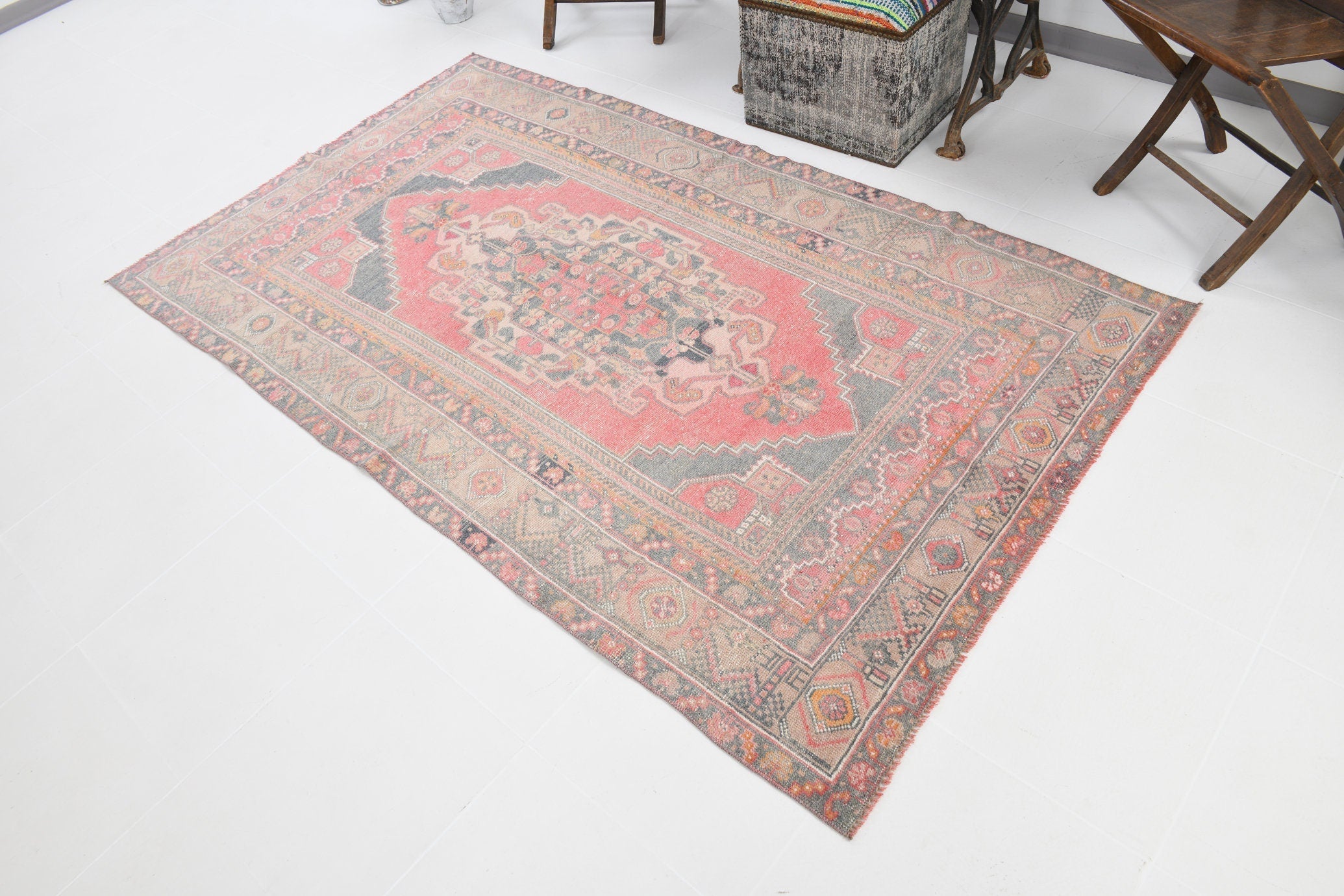 Turkish Vintage Rug  4'4" x 7'6" ft