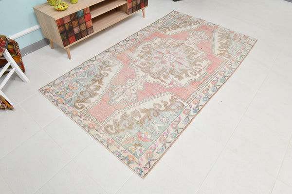 Turkish Vintage Rug 4’4’ x 7’9’