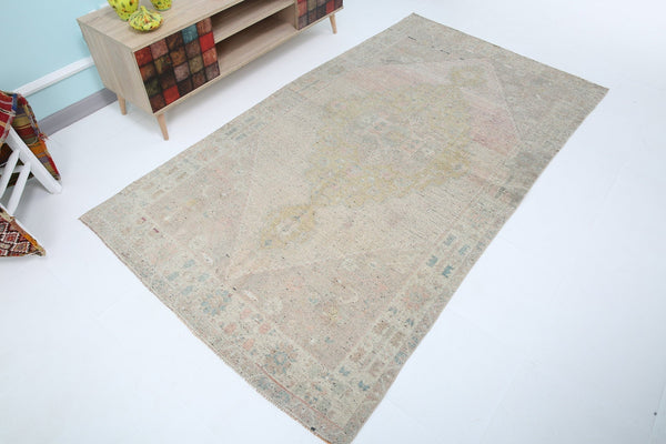 Turkish Vintage Rug 4’5’ x 8’1’