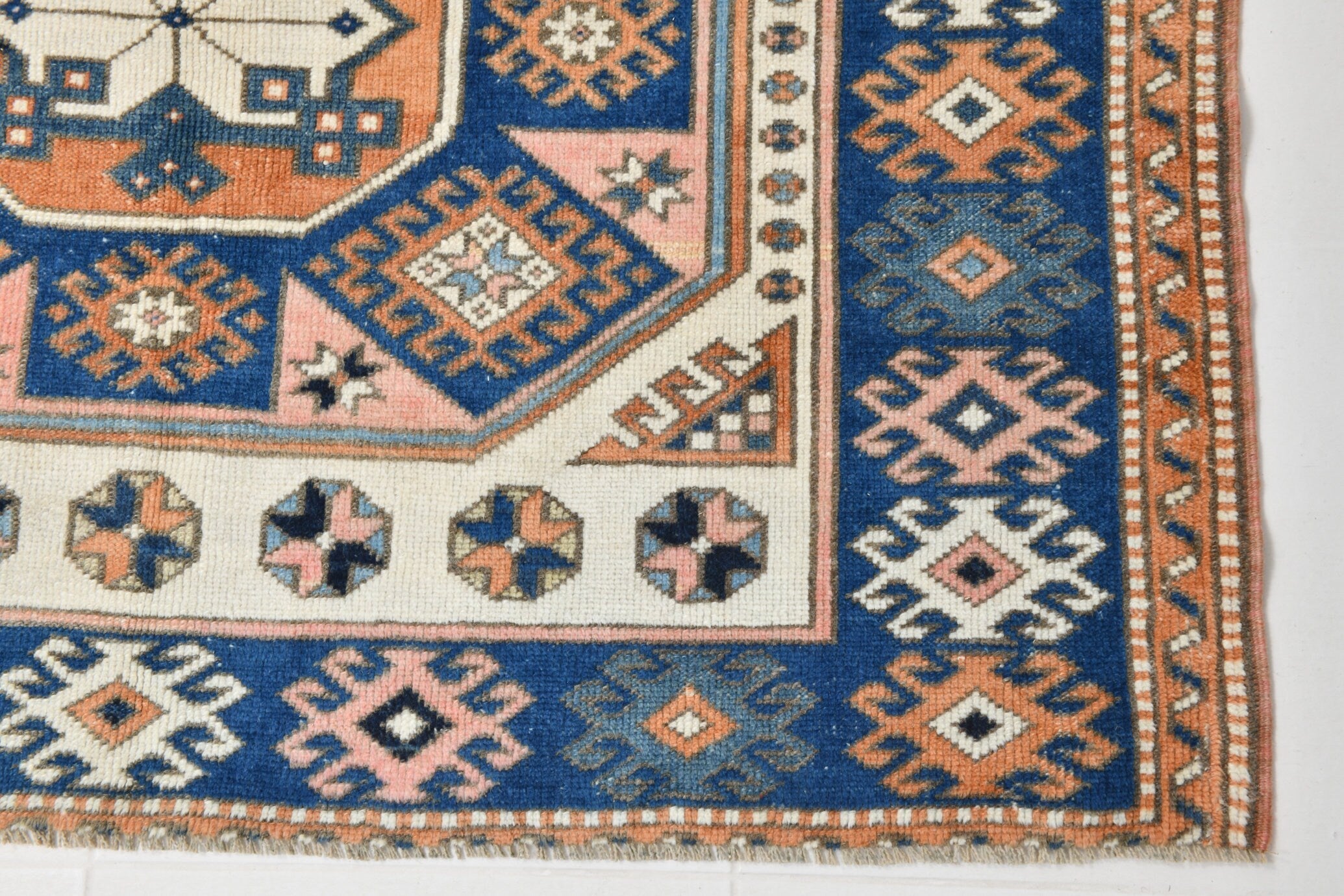 Turkish Vintage Rug  4'6" x 5'8" ft
