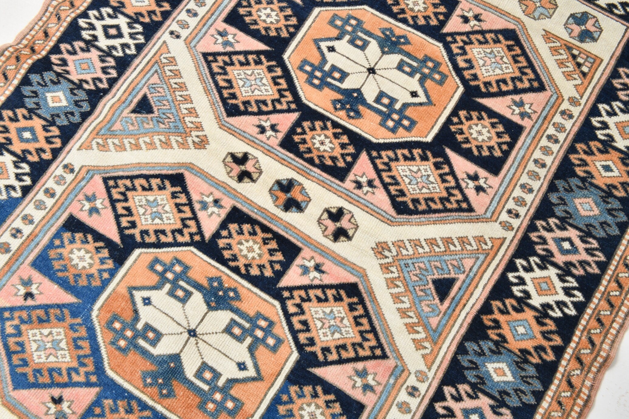 Turkish Vintage Rug  4'6" x 5'8" ft