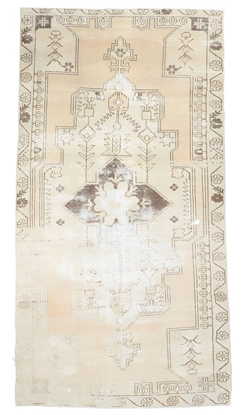 Turkish Vintage Rug  4'6" x 8'5" ft