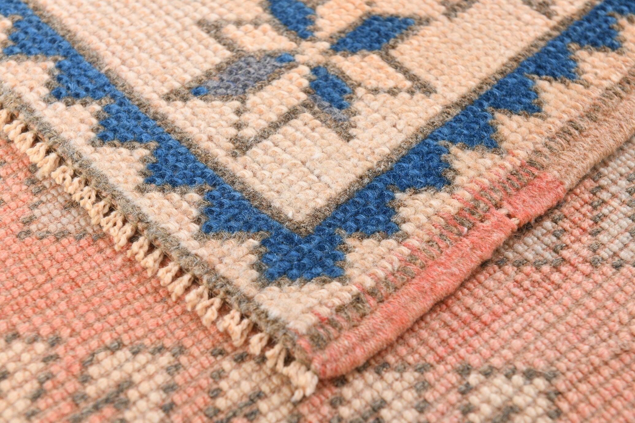 Turkish Vintage Rug  4'8" x 7'10" ft