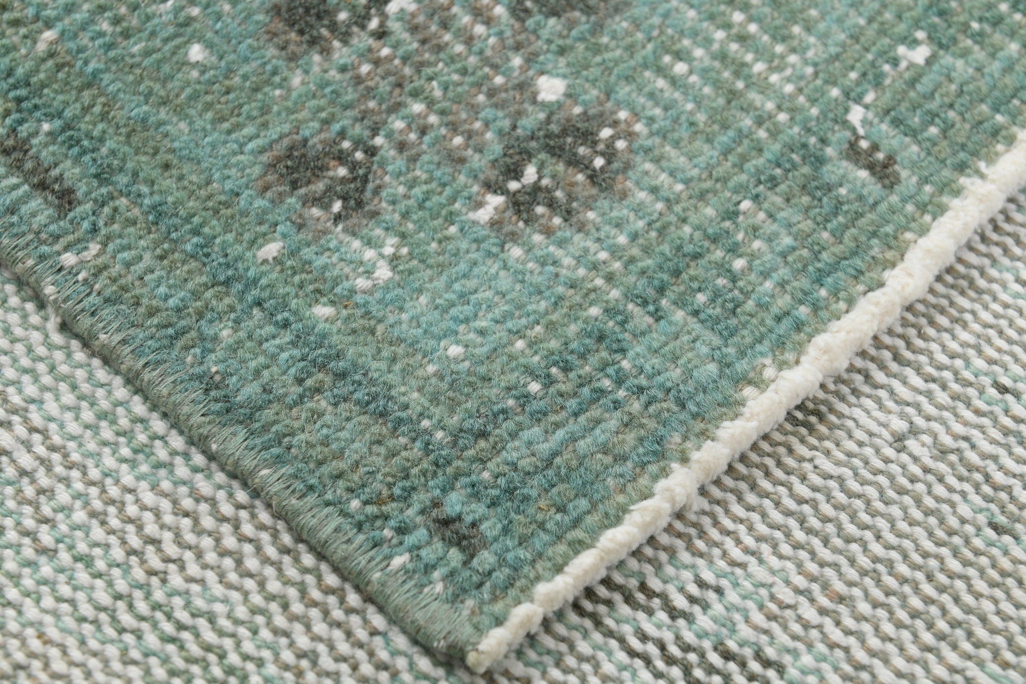Turkish Vintage Rug  4'8" x 7'8" ft