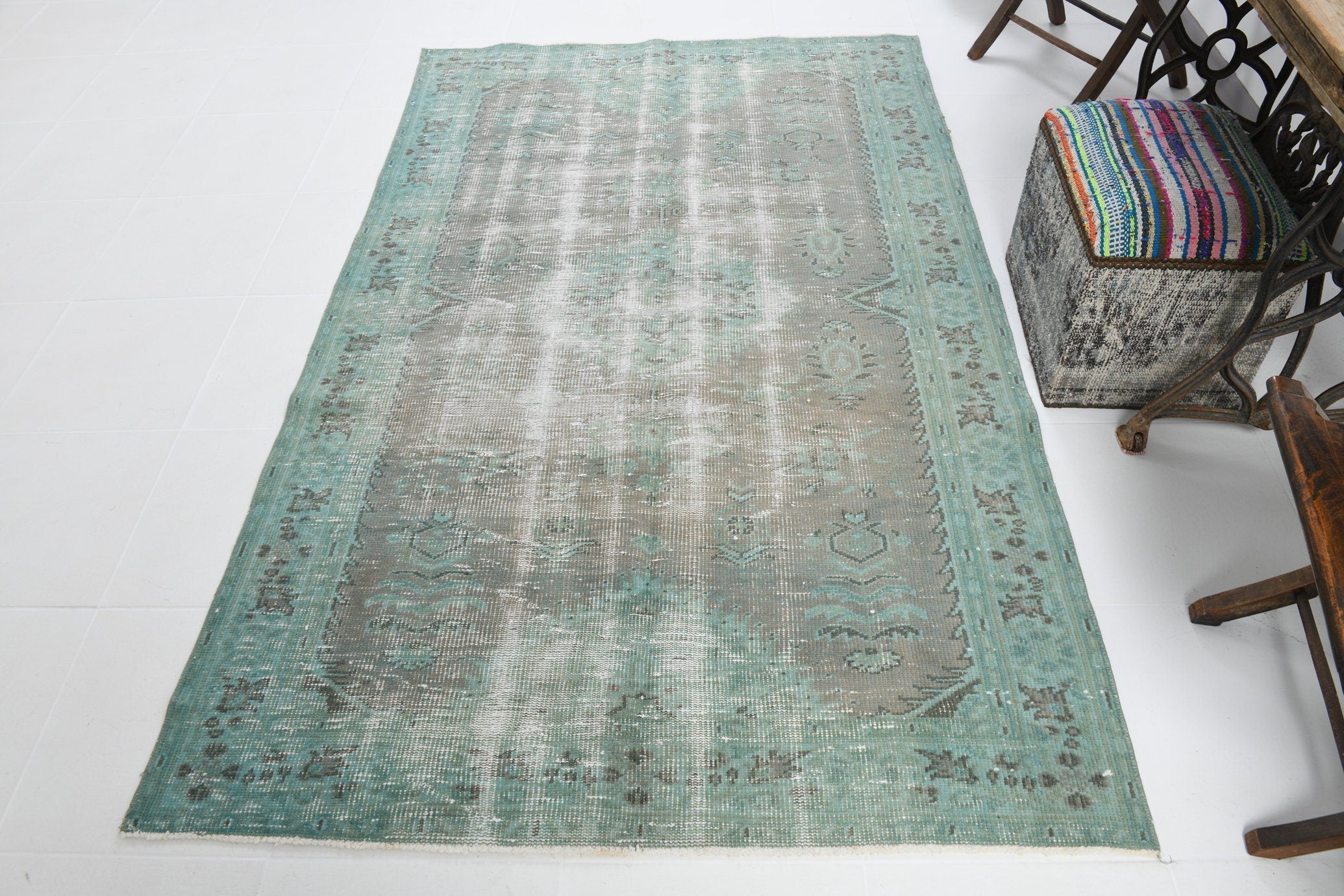 Turkish Vintage Rug  4'8" x 7'8" ft