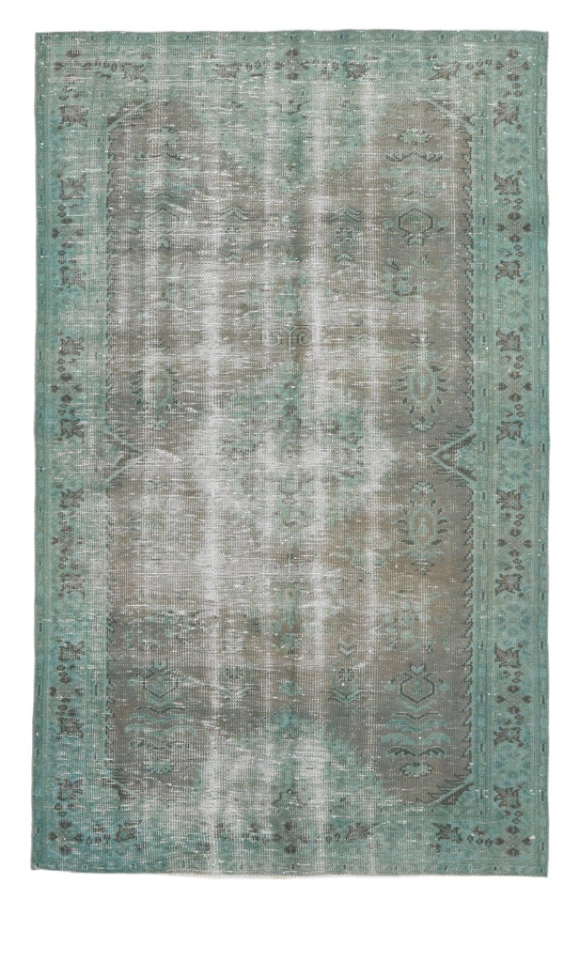 Turkish Vintage Rug  4'8" x 7'8" ft