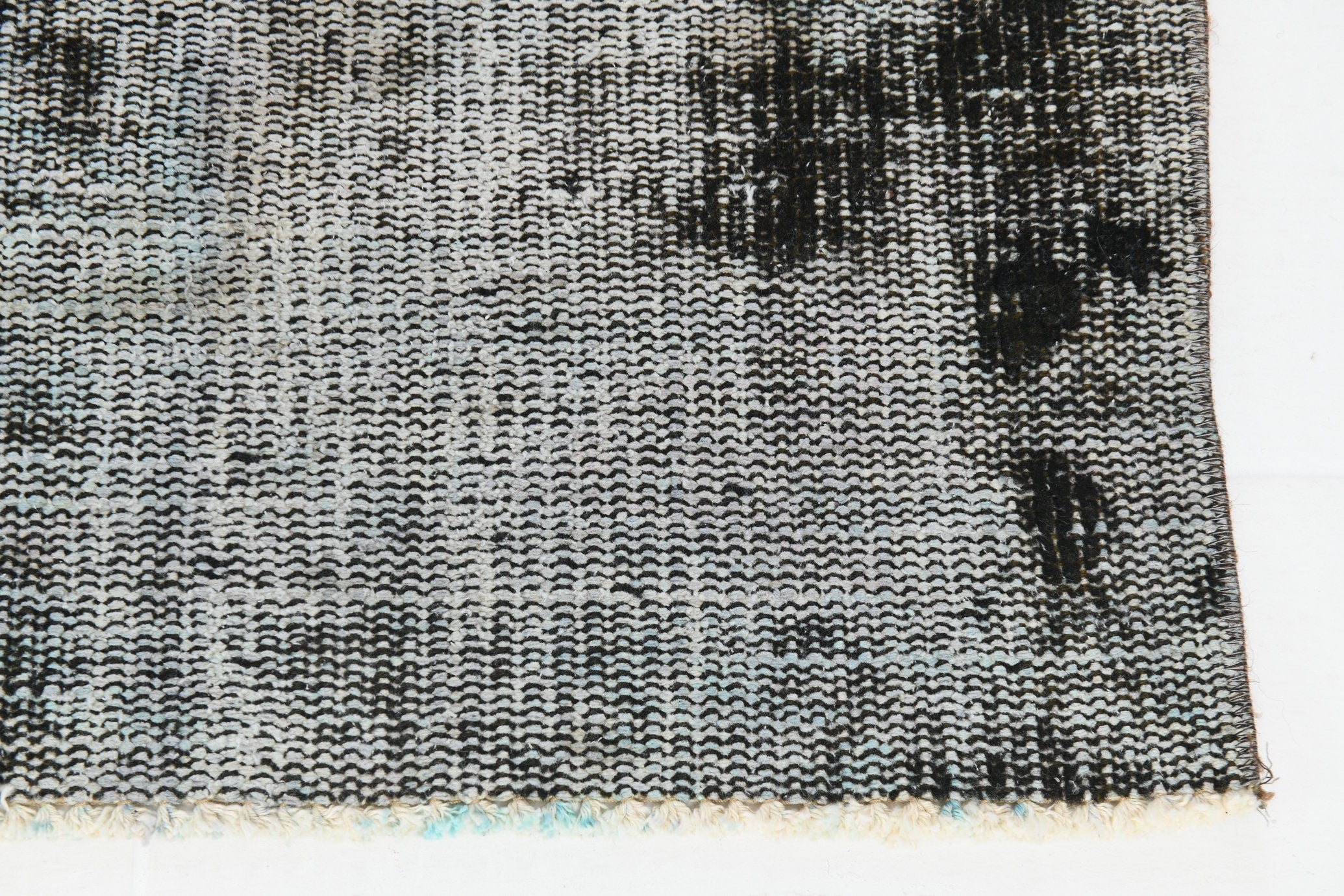 Turkish Vintage Rug  4'8" x 8'10" ft