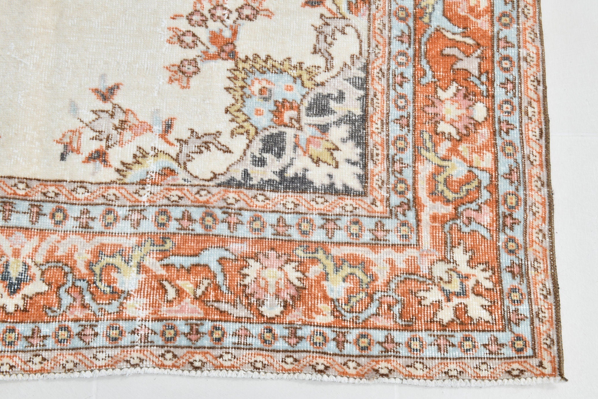 Turkish Vintage Rug 4’9’ x 8’1’