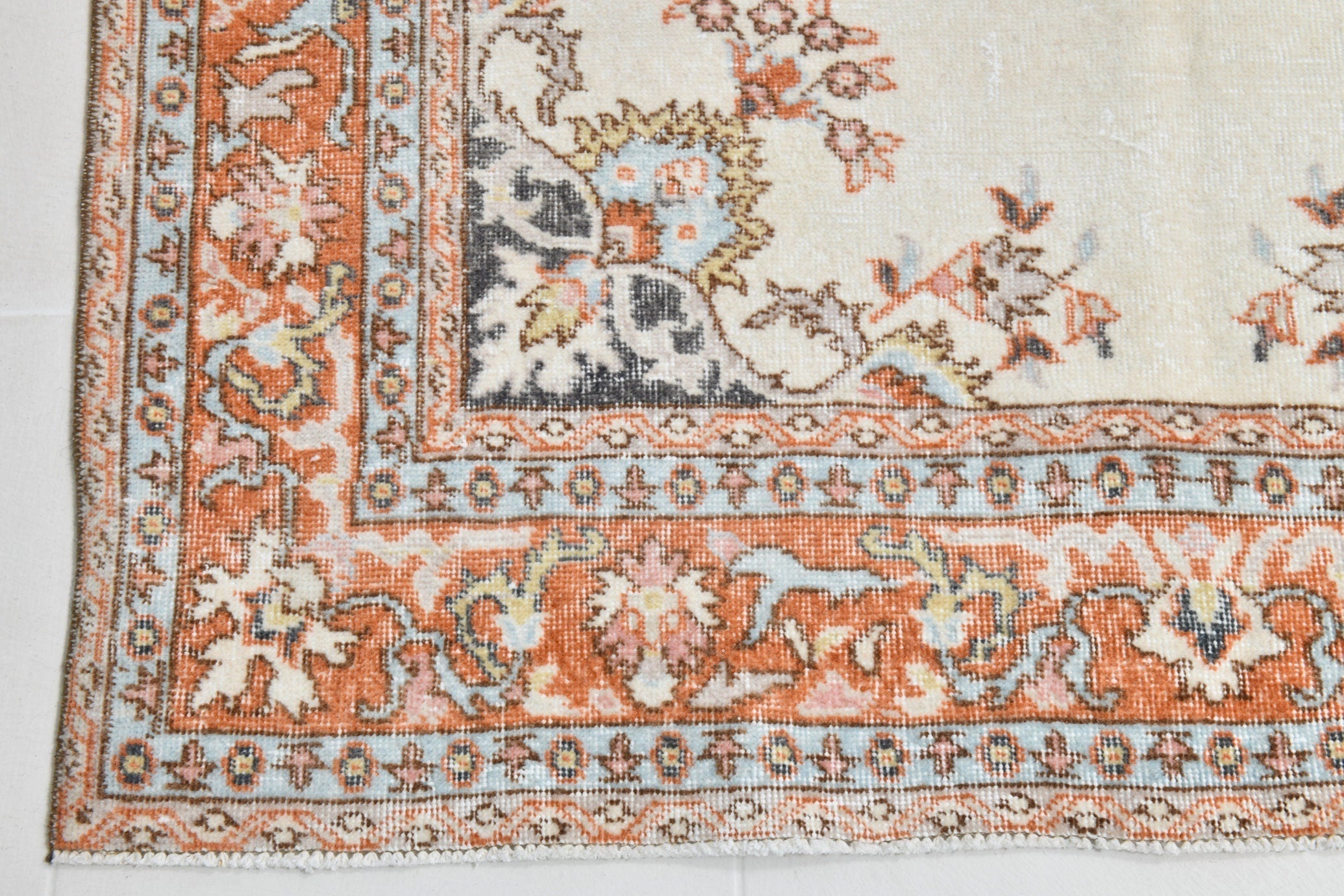 Turkish Vintage Rug 4’9’ x 8’1’