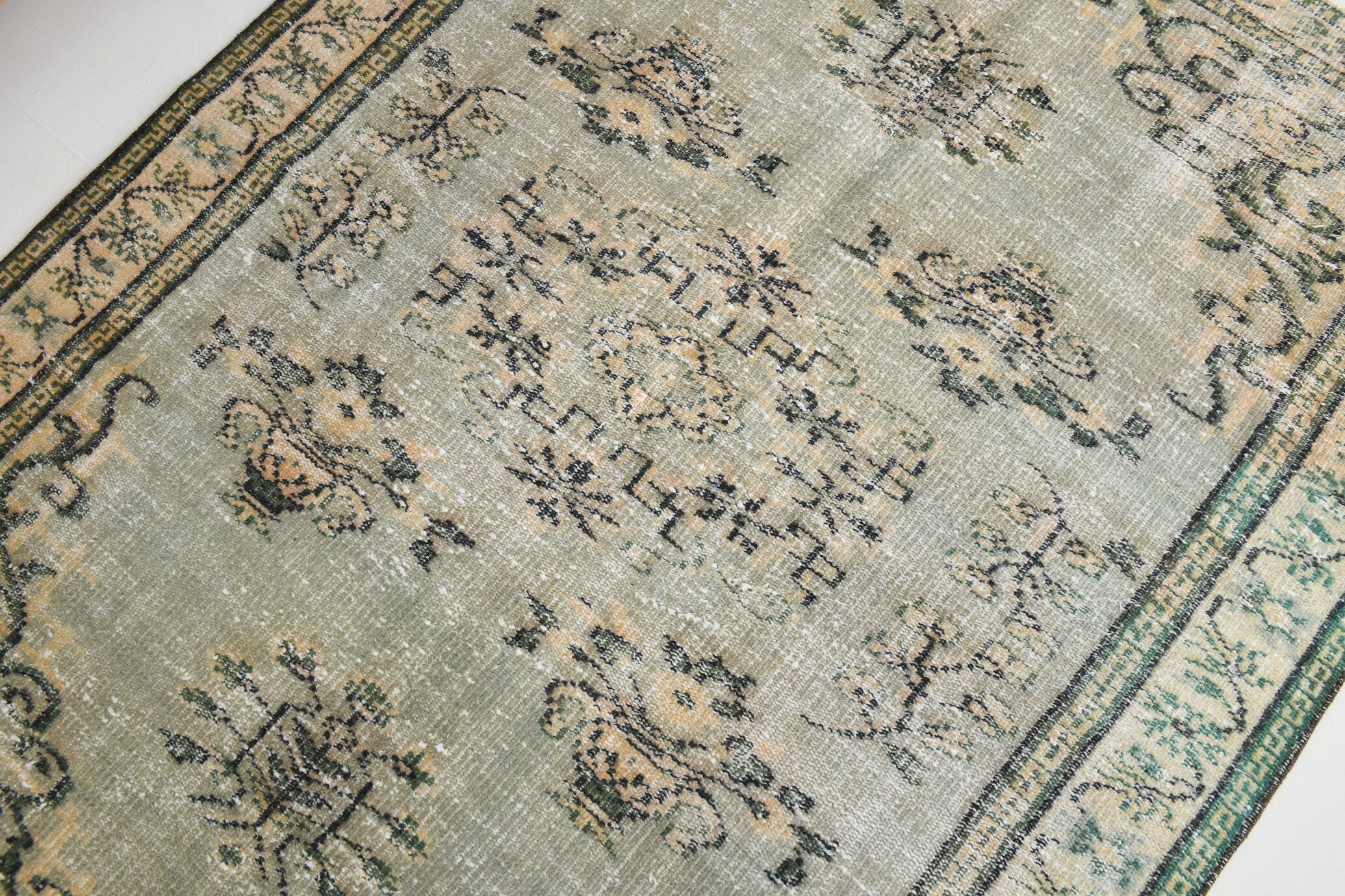 Turkish Vintage Rug 5’1’ x 6’7’