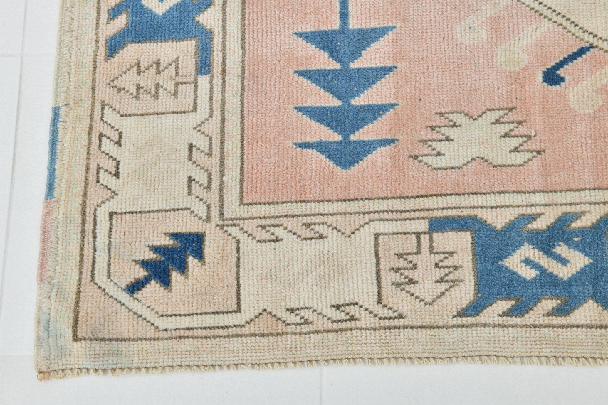 Turkish Vintage Rug  5'1" x 7'5" ft