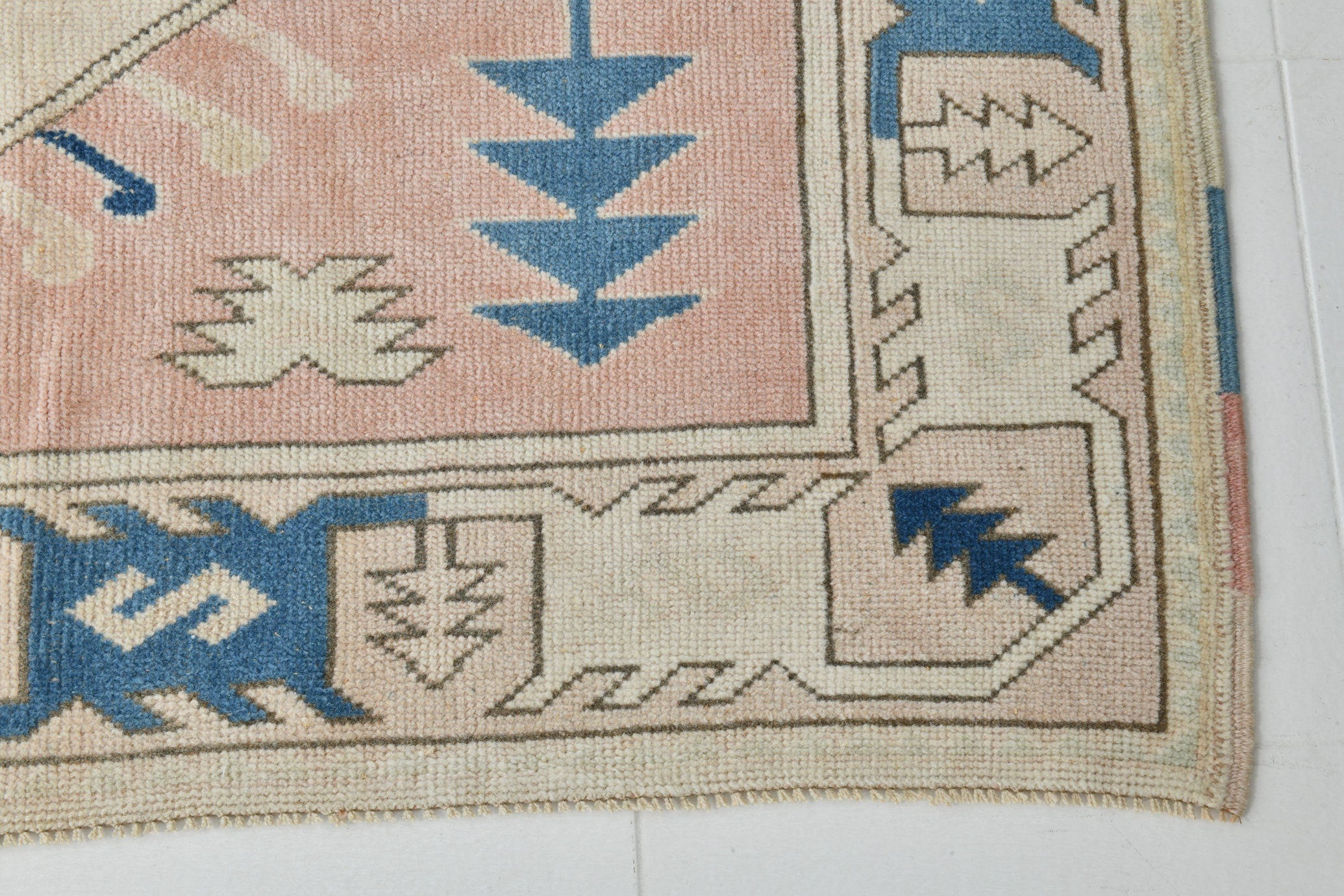Turkish Vintage Rug  5'1" x 7'5" ft