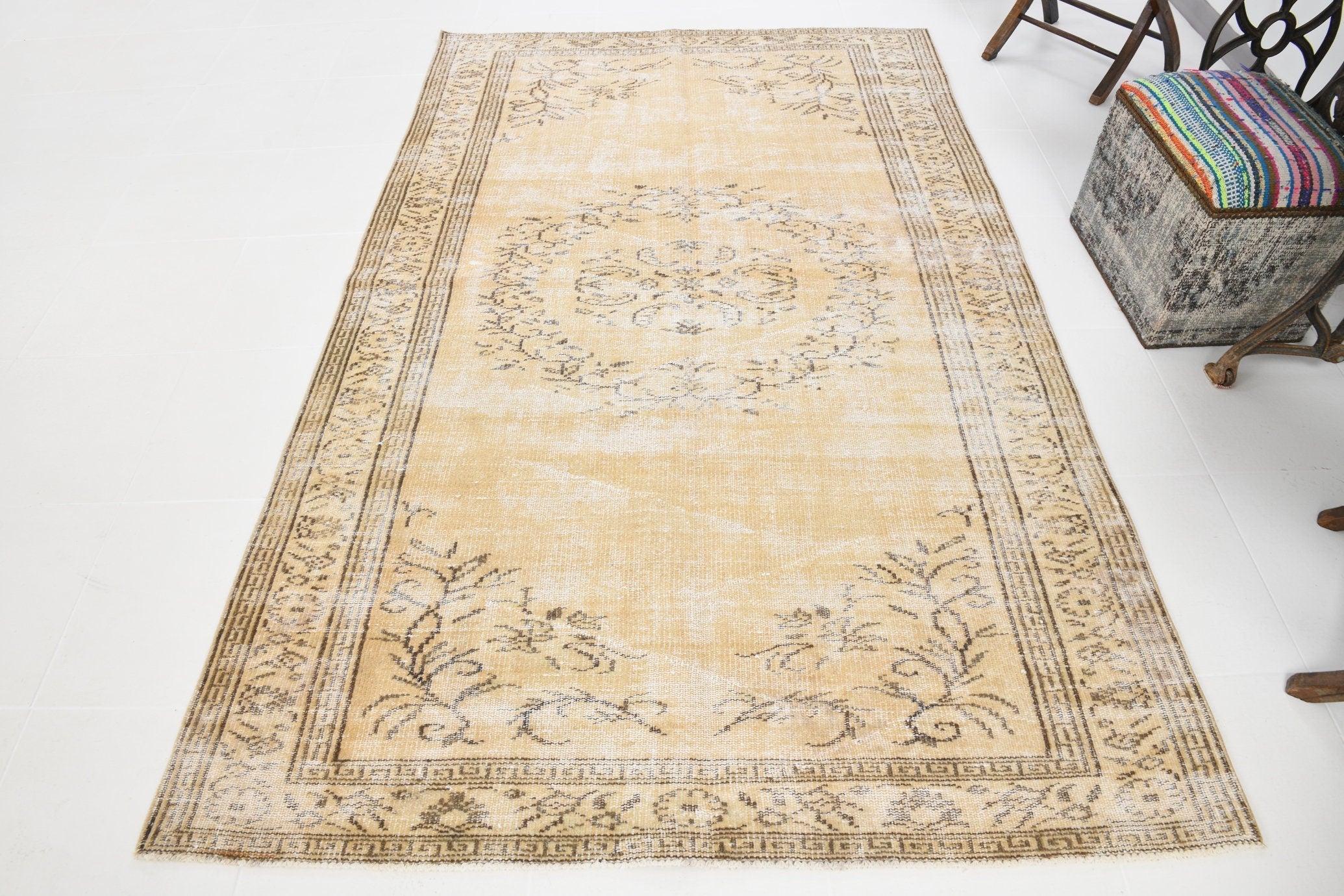 Turkish Vintage Rug  5'1" x 8'2" ft