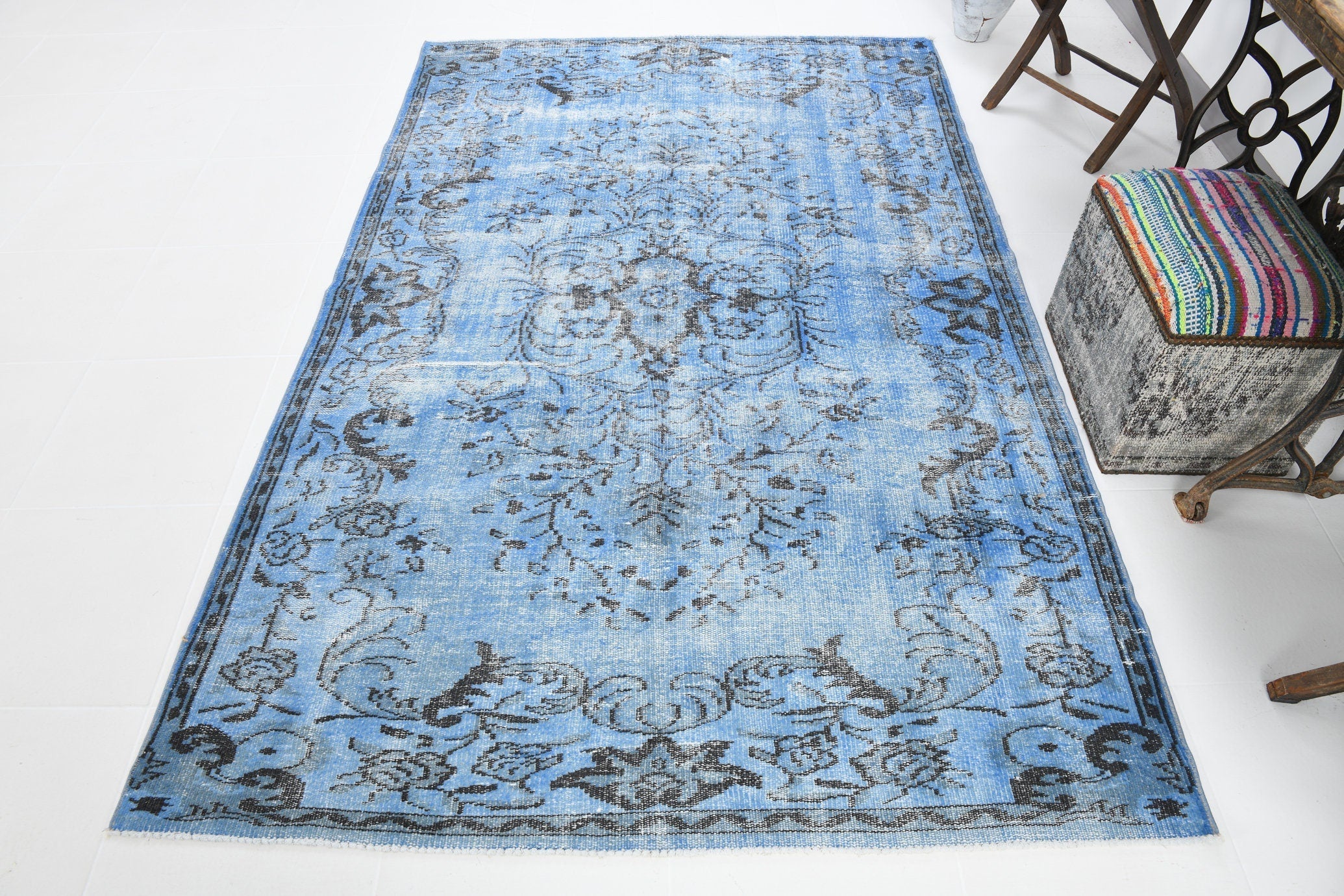 Turkish Vintage Rug  5'1" x 8'3" ft
