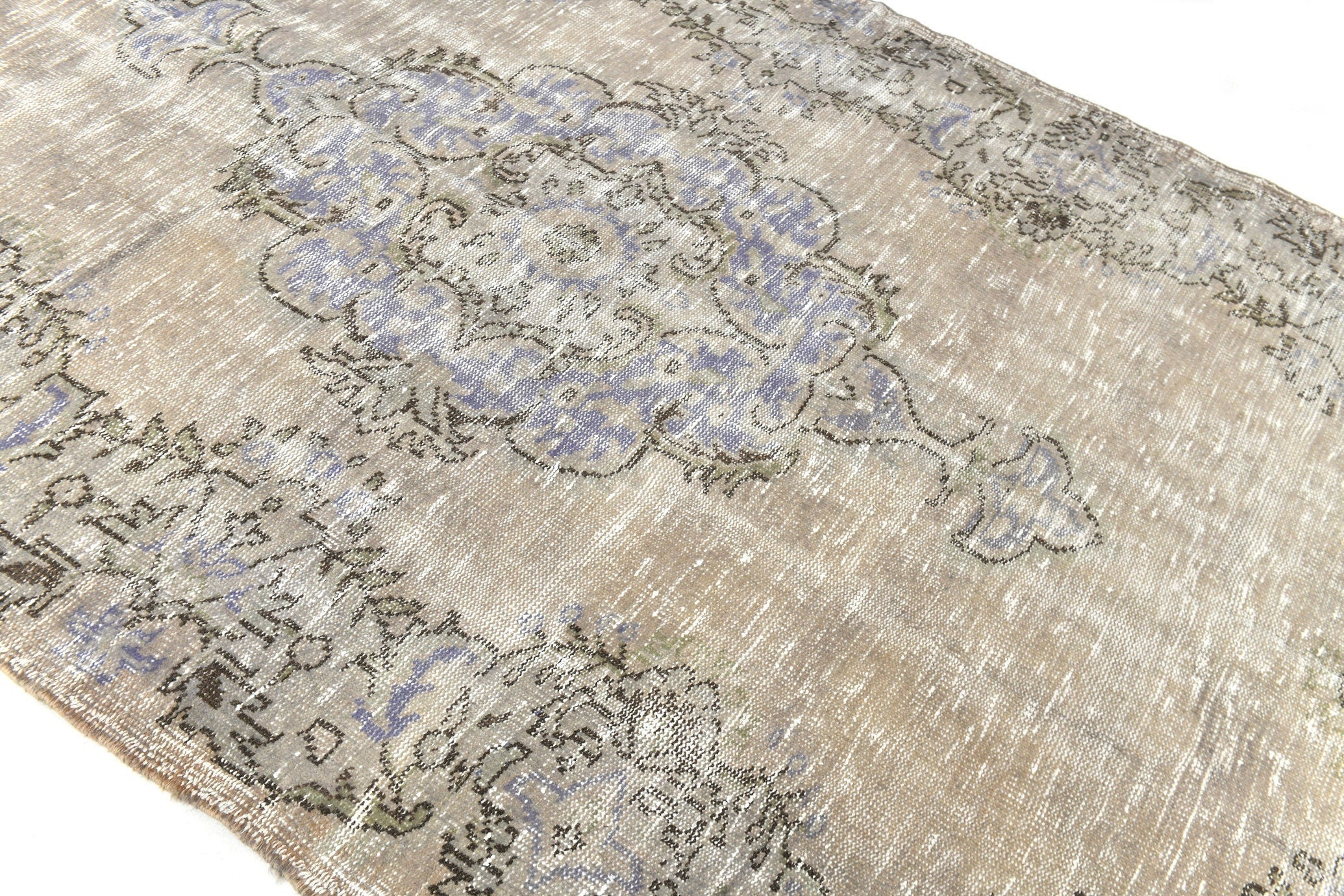 Turkish Vintage Rug  5'1" x 8'8" ft