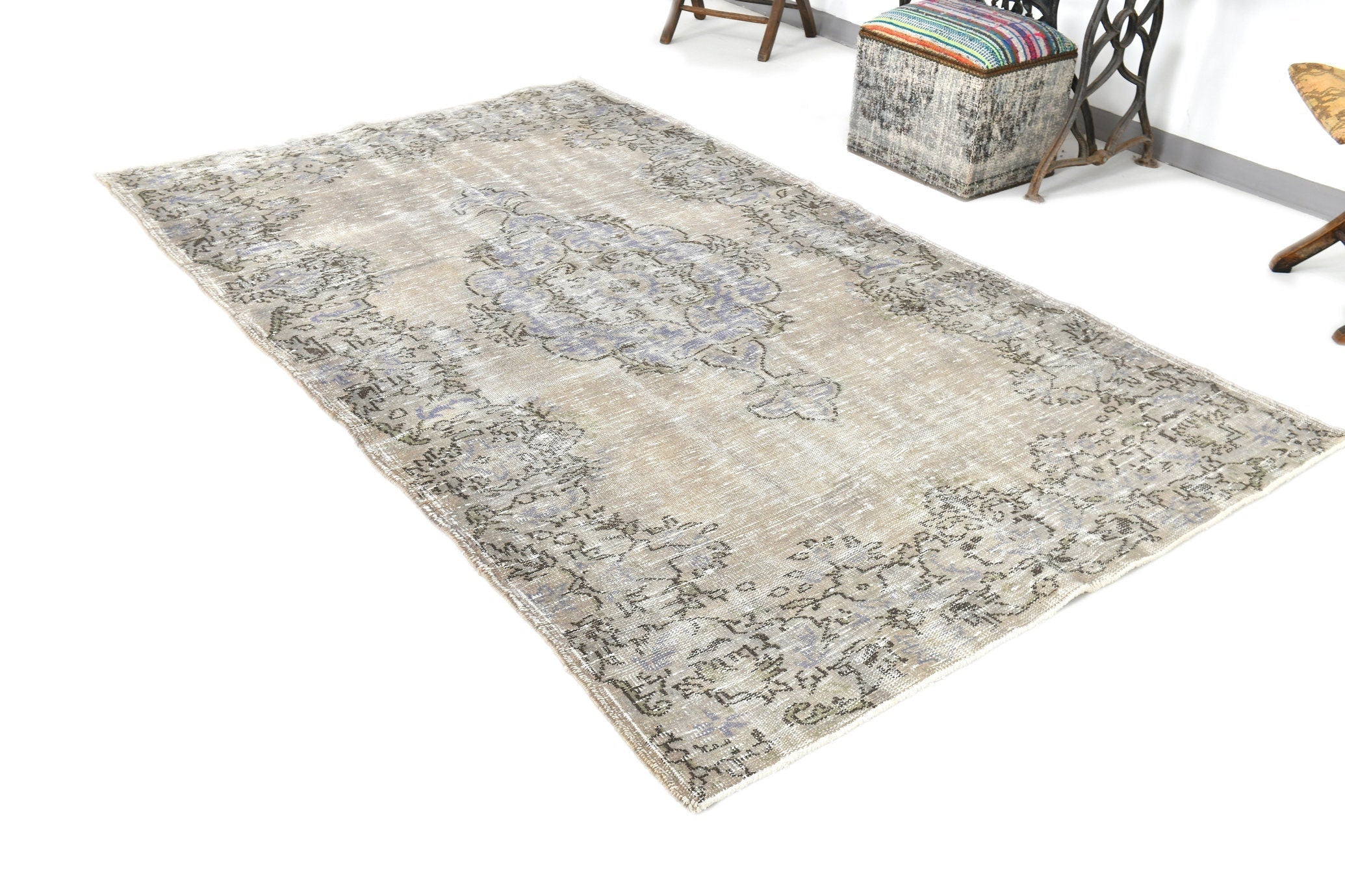 Turkish Vintage Rug  5'1" x 8'8" ft
