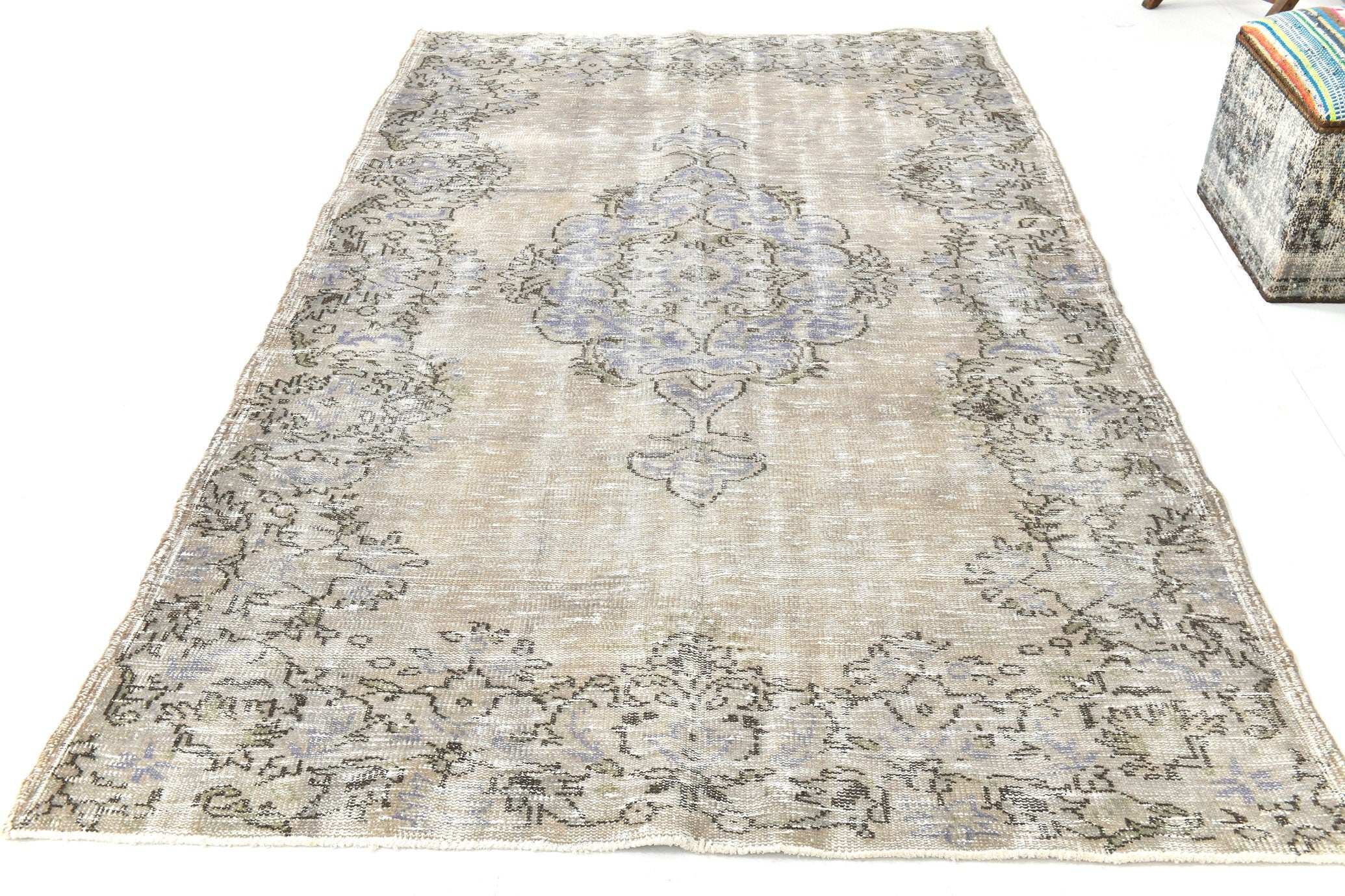 Turkish Vintage Rug  5'1" x 8'8" ft