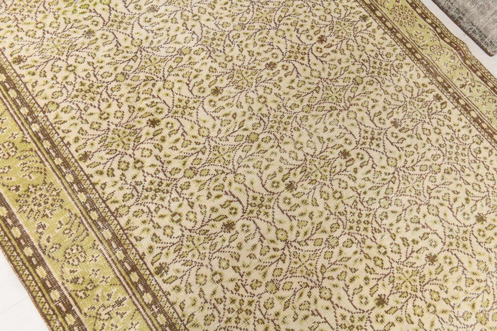 Turkish Vintage Rug  5'10" x 10'5" ft