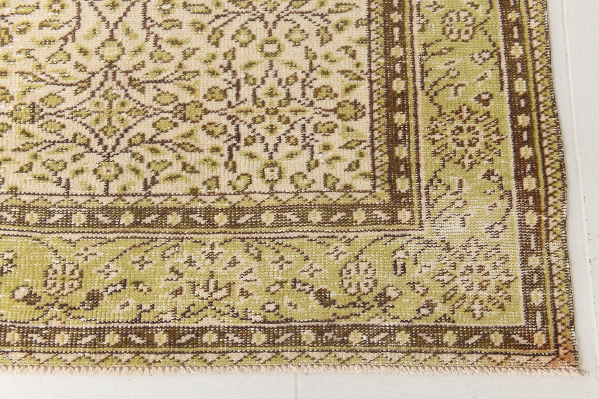 Turkish Vintage Rug  5'10" x 10'5" ft