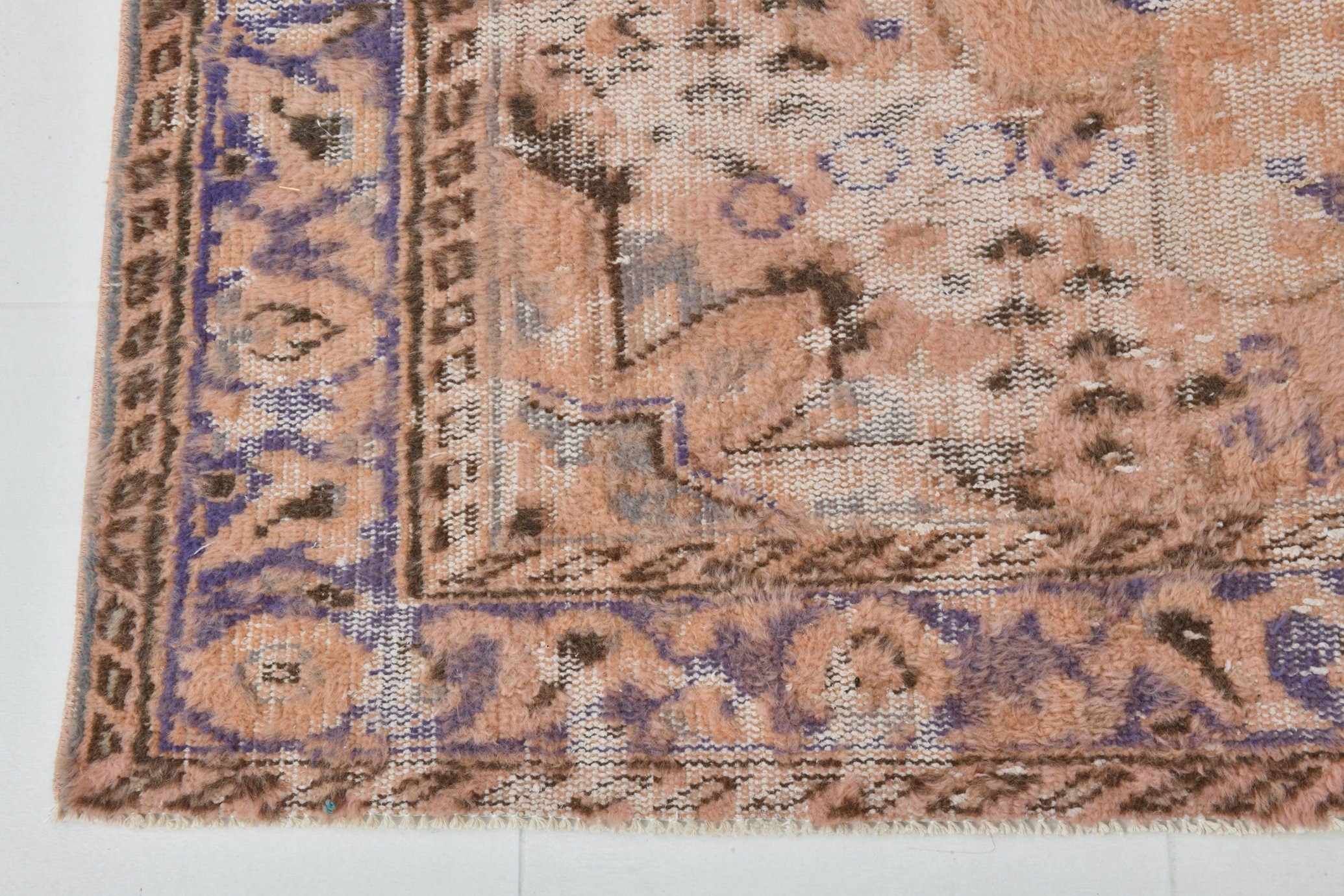 Turkish Vintage Rug  5'10" x 8'11" ft