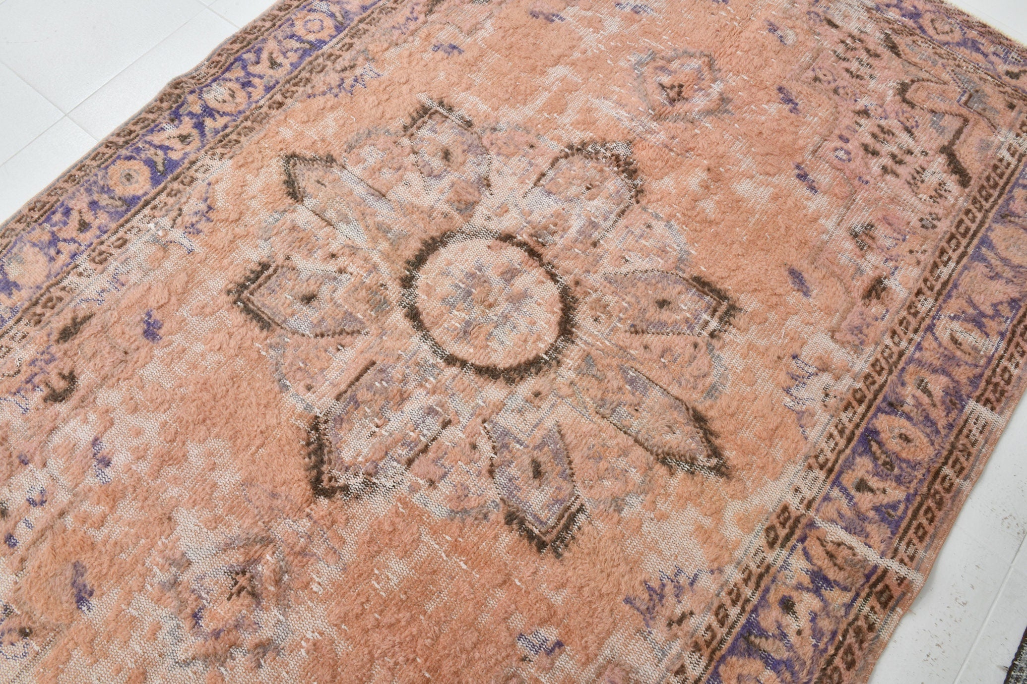Turkish Vintage Rug  5'10" x 8'11" ft