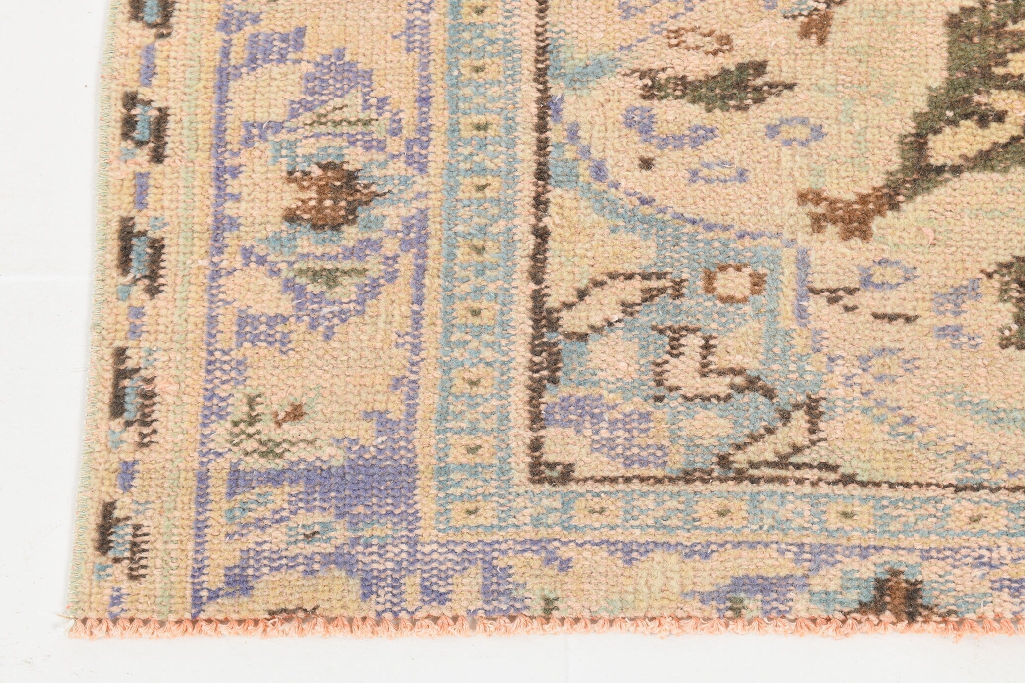 Turkish Vintage Rug  5'10" x 8'6" ft