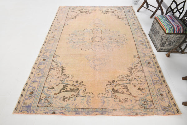 Turkish Vintage Rug  5'10" x 8'6" ft