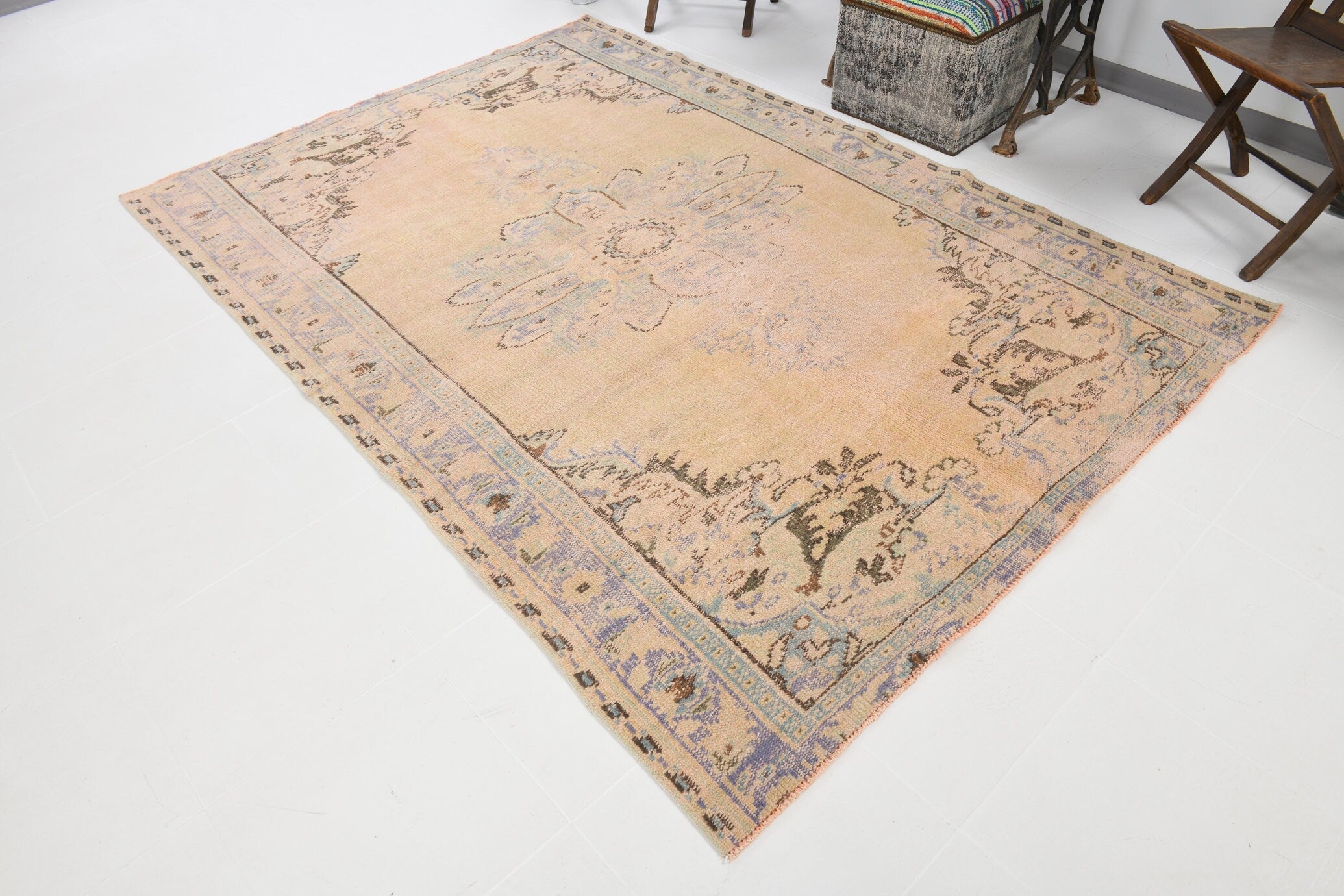 Turkish Vintage Rug  5'10" x 8'6" ft