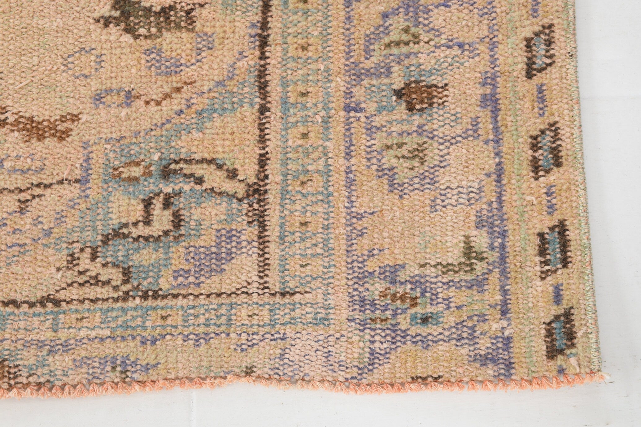 Turkish Vintage Rug  5'10" x 8'6" ft