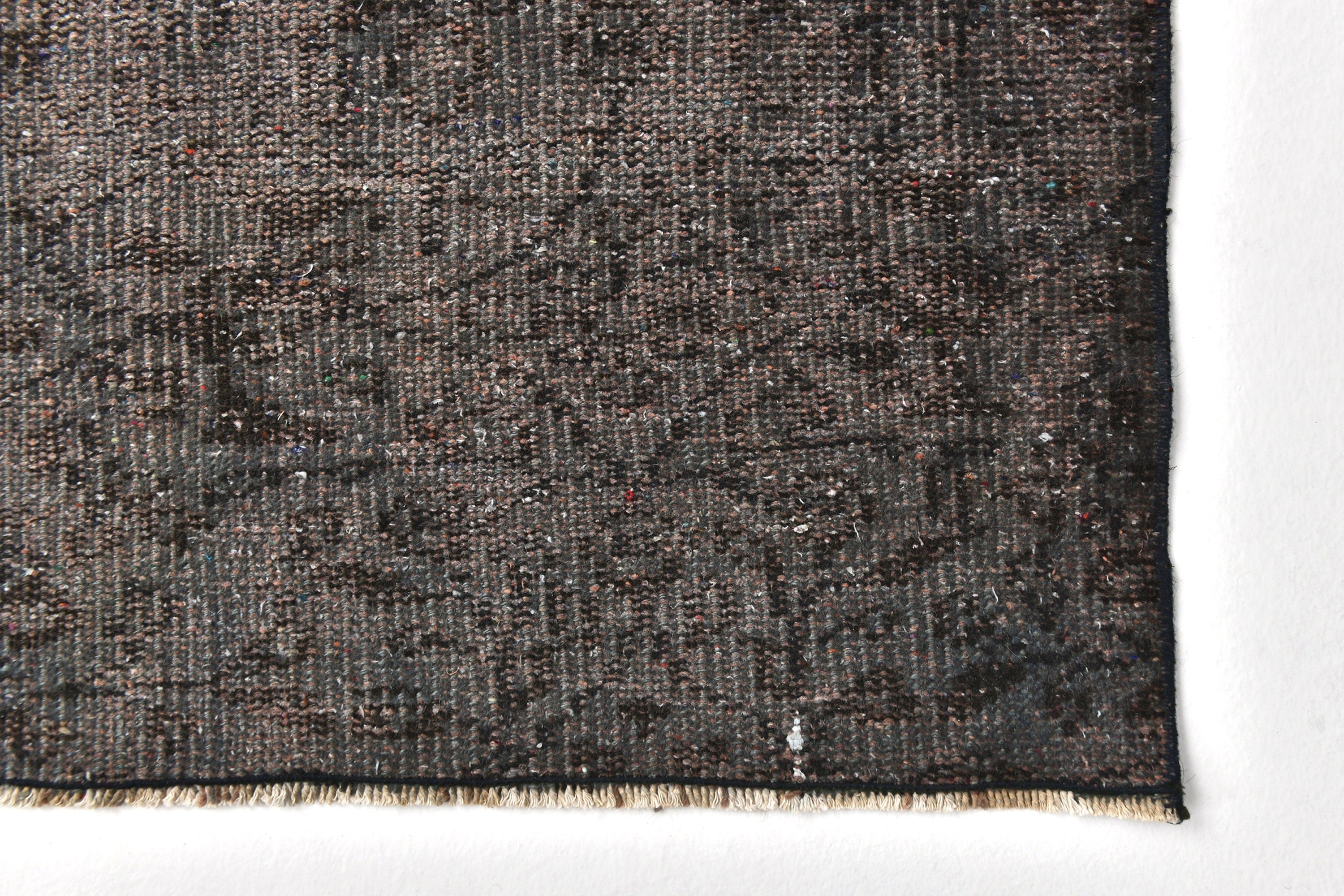 Turkish Vintage Rug  5'10" x 9'0" ft