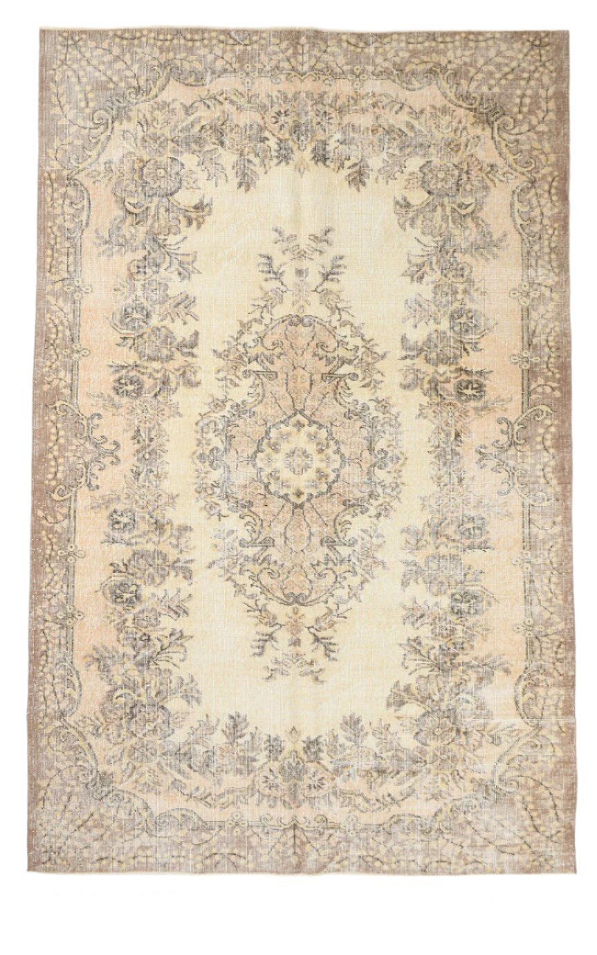 Turkish Vintage Rug  5'10" x 9'2" ft