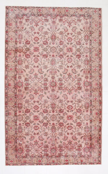 Turkish Vintage Rug  5'10" x 9'5" ft