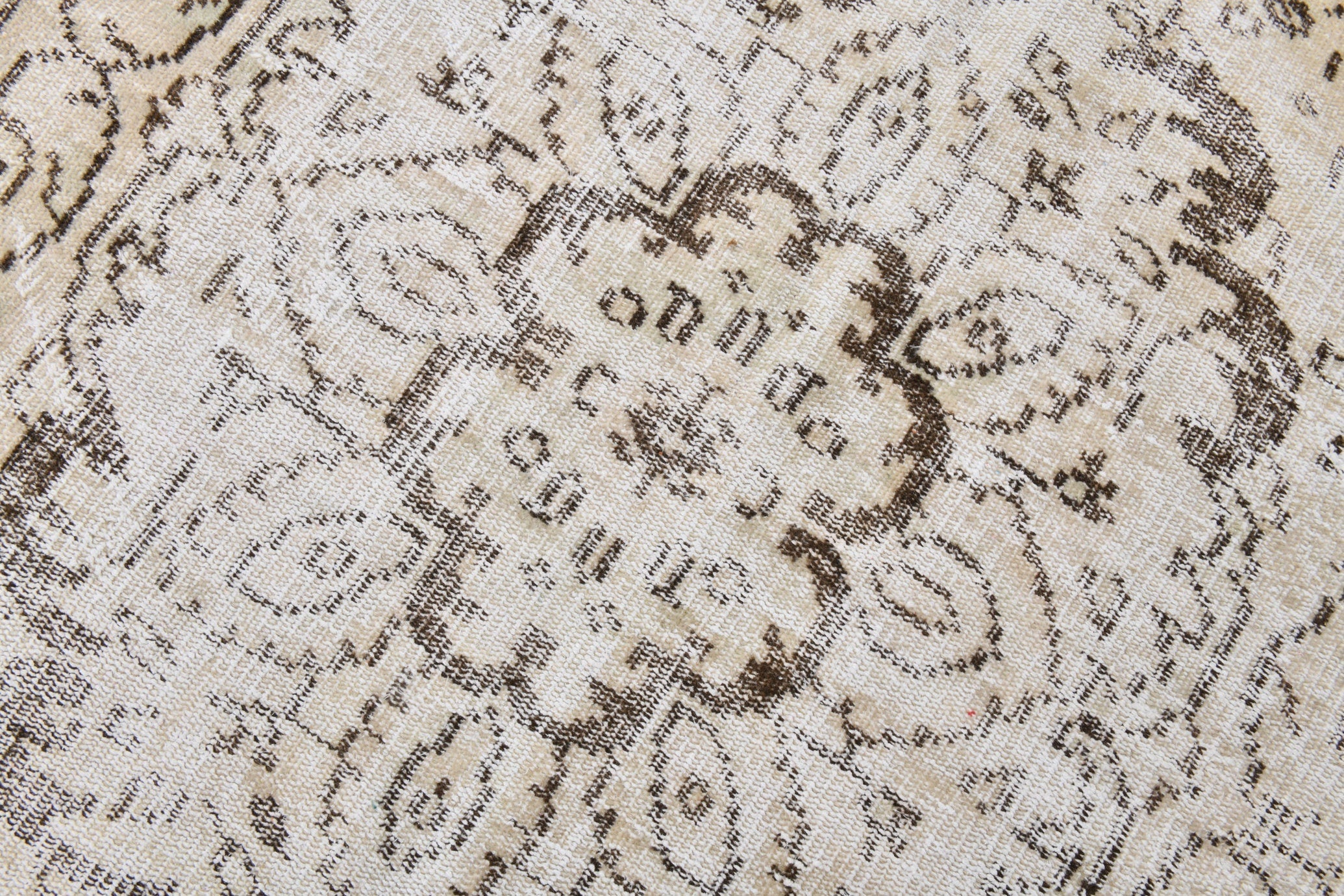 Turkish Vintage Rug  5'10" x 9'8" ft