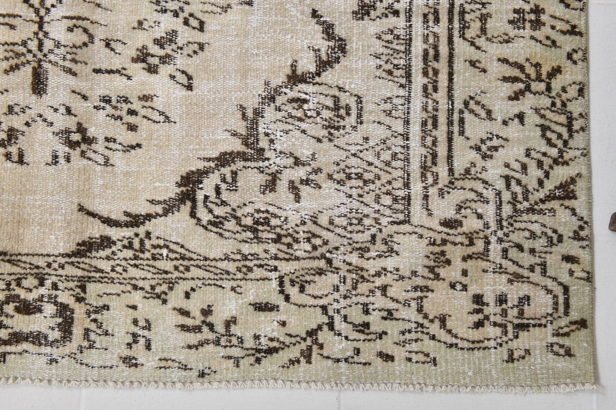 Turkish Vintage Rug  5'10" x 9'8" ft