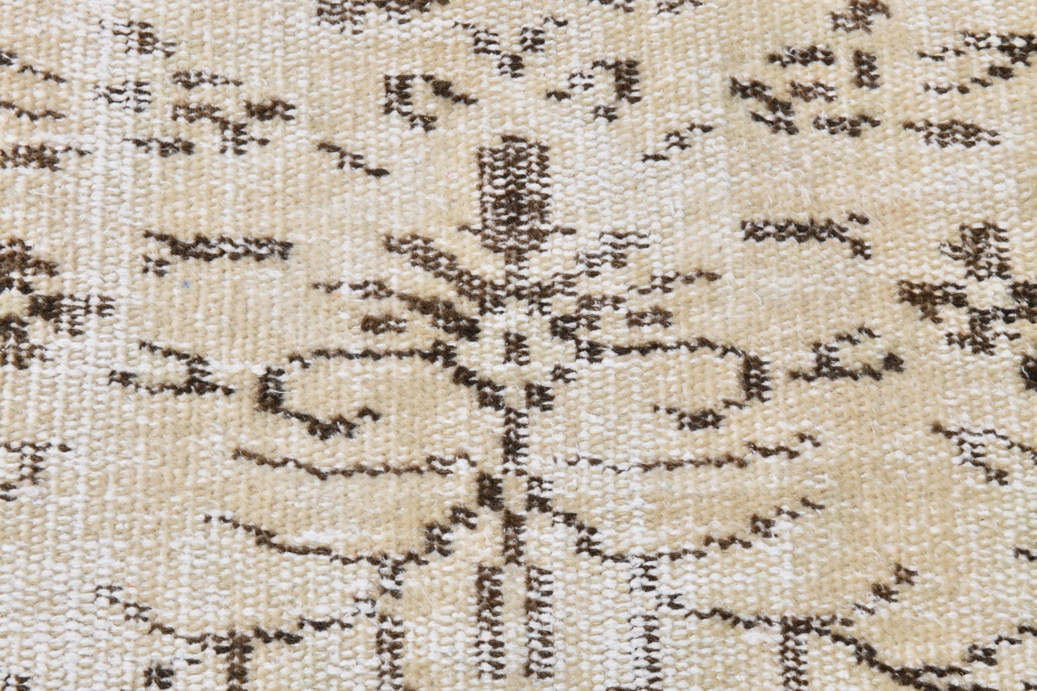 Turkish Vintage Rug  5'10" x 9'8" ft