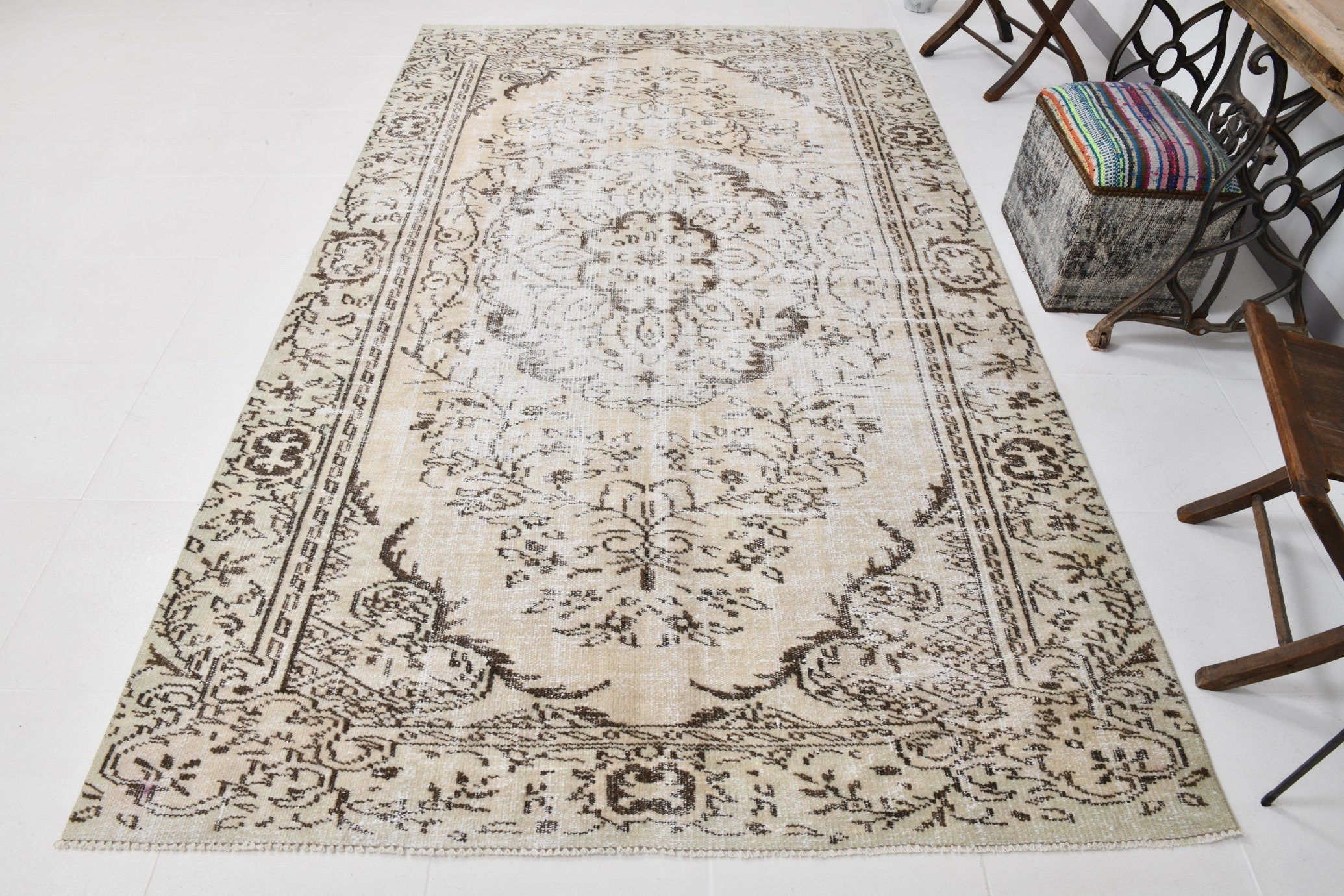 Turkish Vintage Rug  5'10" x 9'8" ft