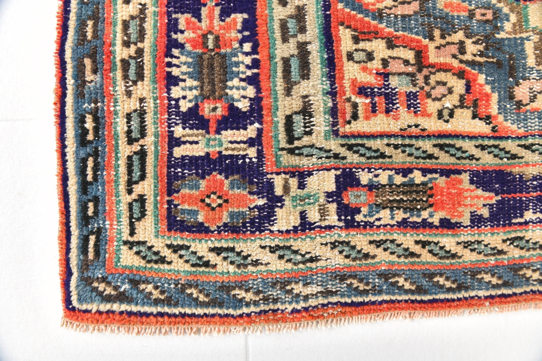 Turkish Vintage Rug  5'11" x 8'10" ft