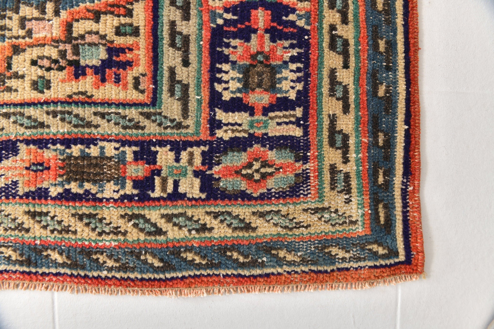 Turkish Vintage Rug  5'11" x 8'10" ft