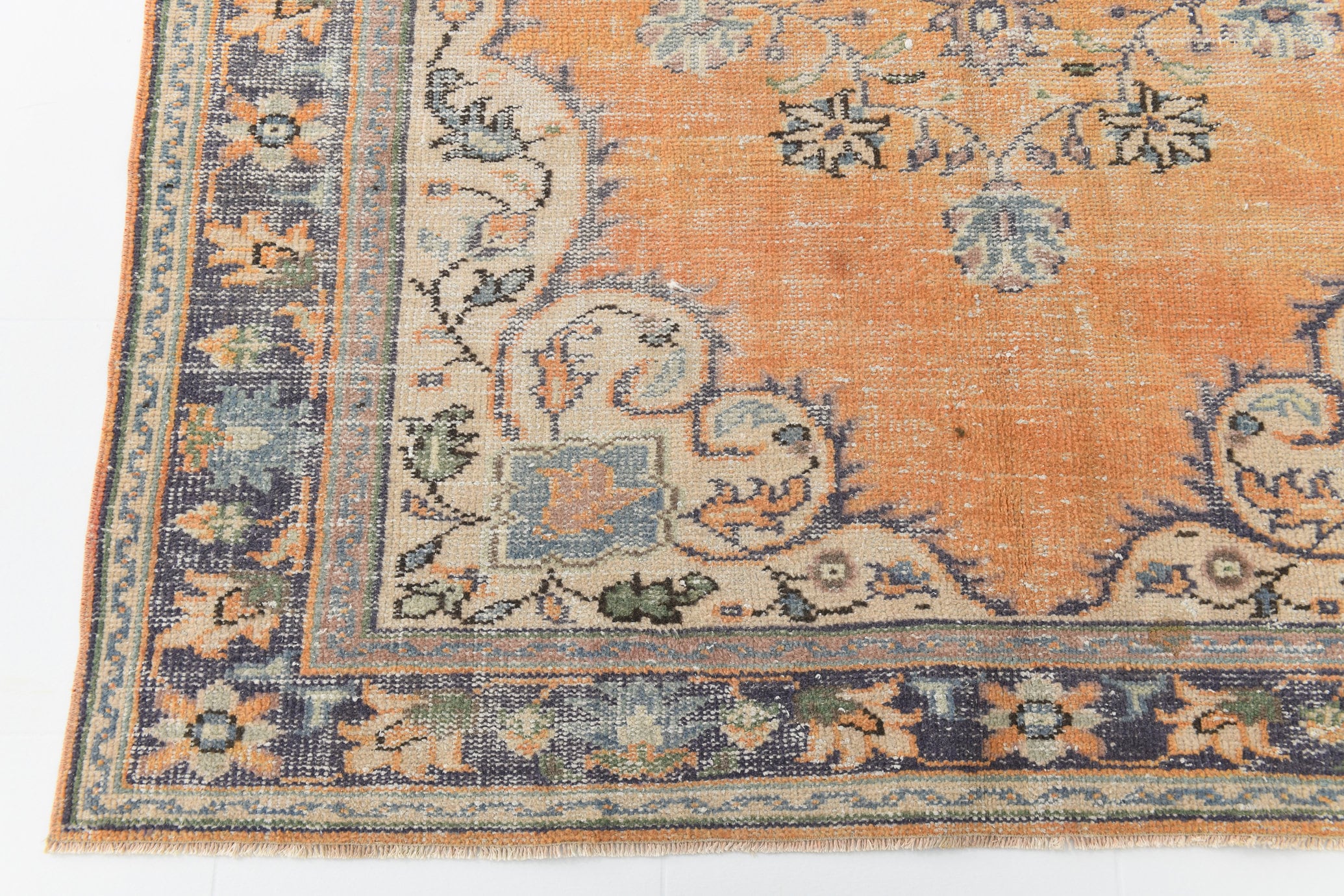 Turkish Vintage Rug  5'11" x 8'12" ft