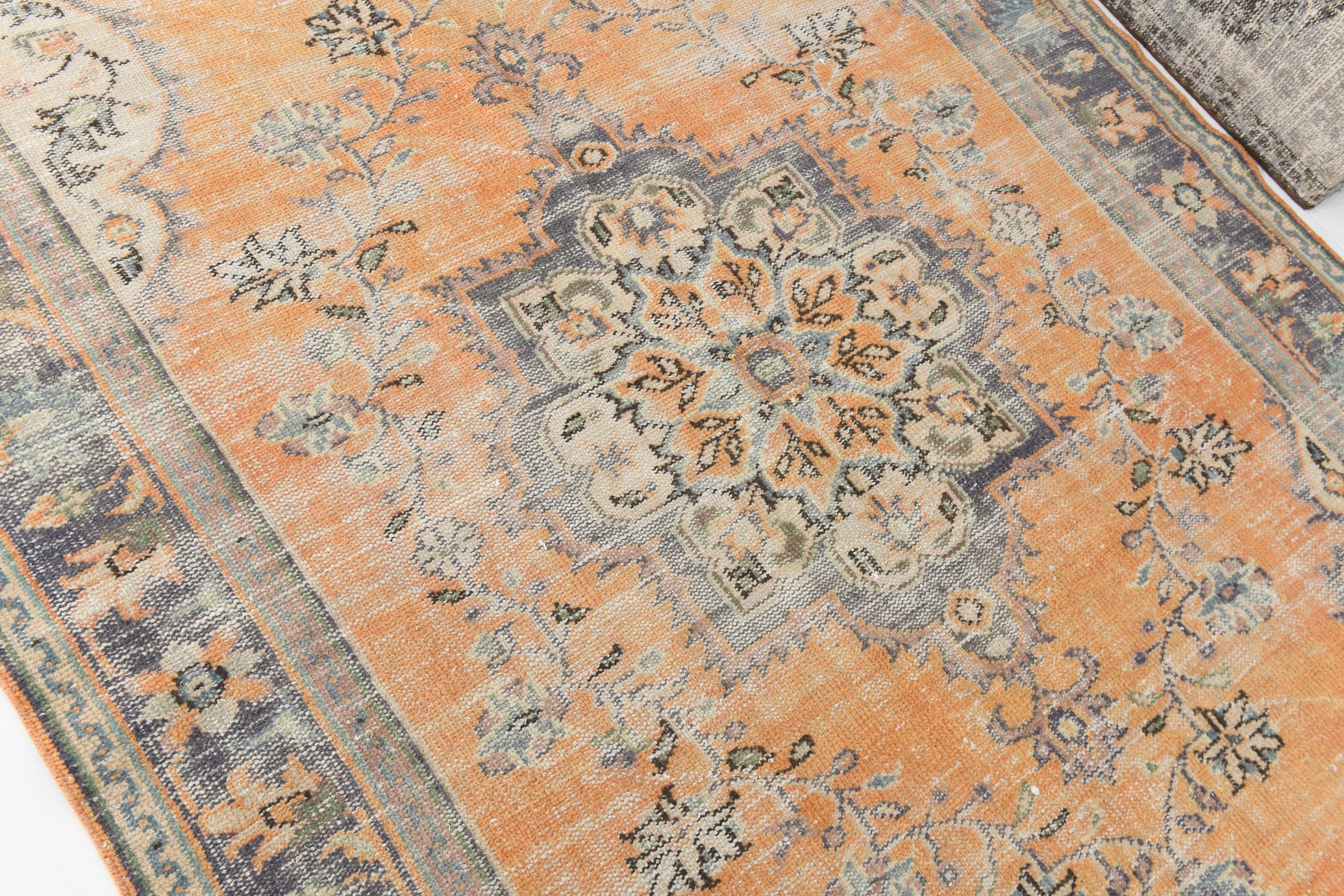 Turkish Vintage Rug  5'11" x 8'12" ft