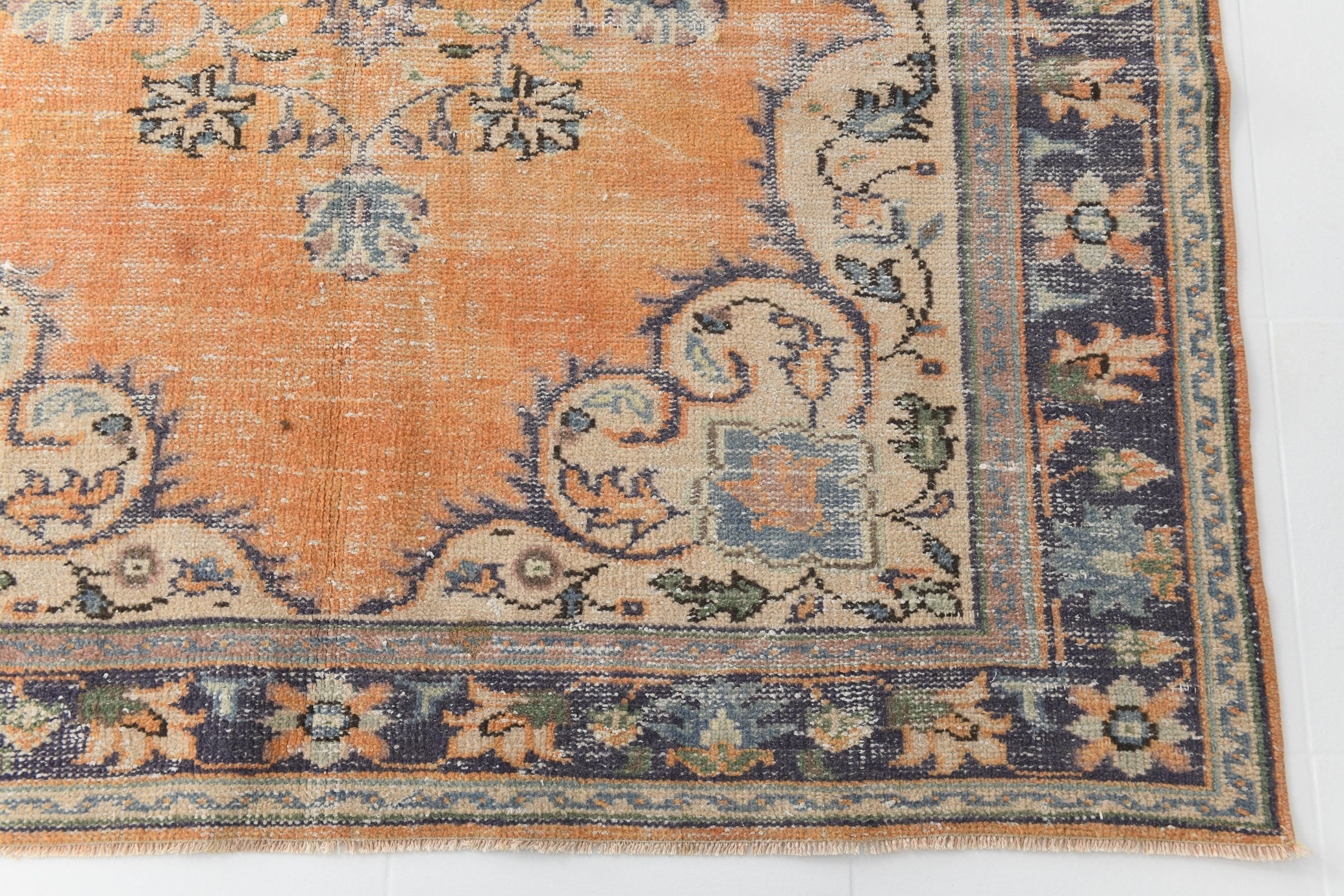 Turkish Vintage Rug  5'11" x 8'12" ft