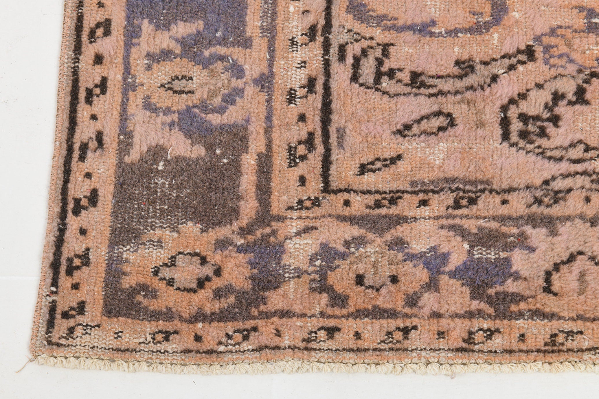 Turkish Vintage Rug  5'11" x 9'6" ft