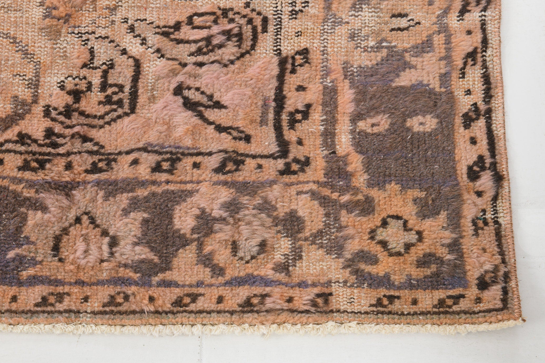 Turkish Vintage Rug  5'11" x 9'6" ft