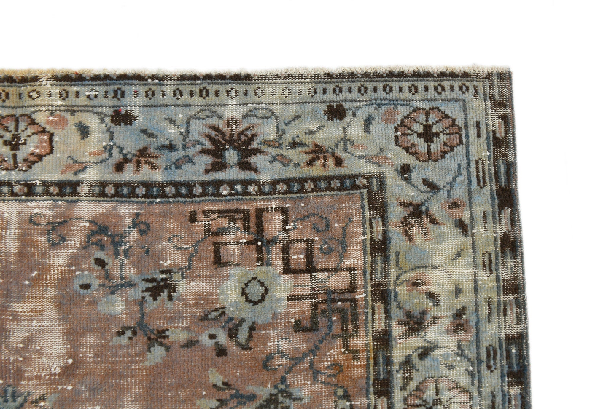 Turkish Vintage Rug  5'12" x 10'1" ft