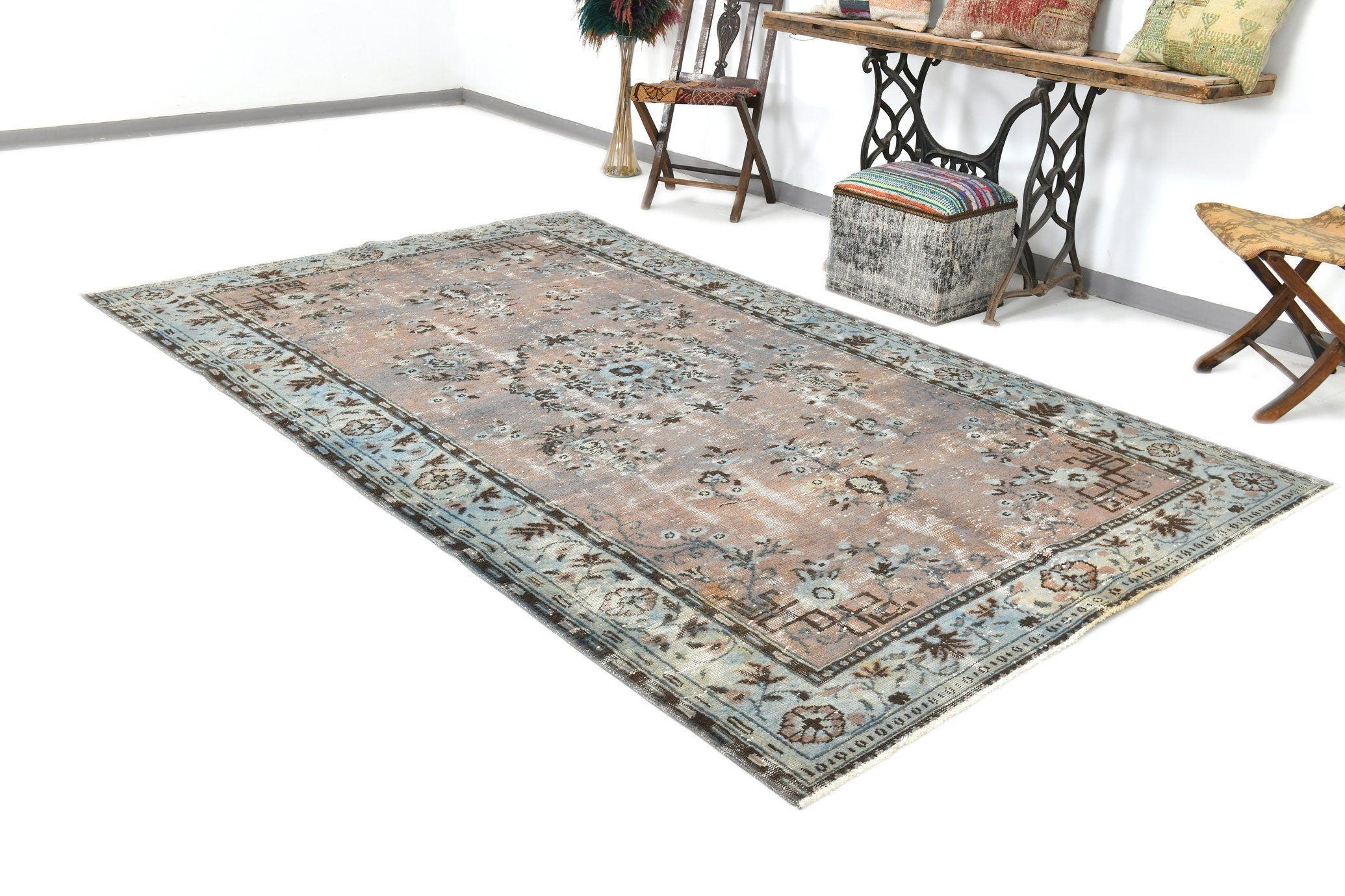 Turkish Vintage Rug  5'12" x 10'1" ft