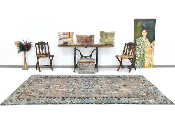 Turkish Vintage Rug  5'12" x 10'1" ft