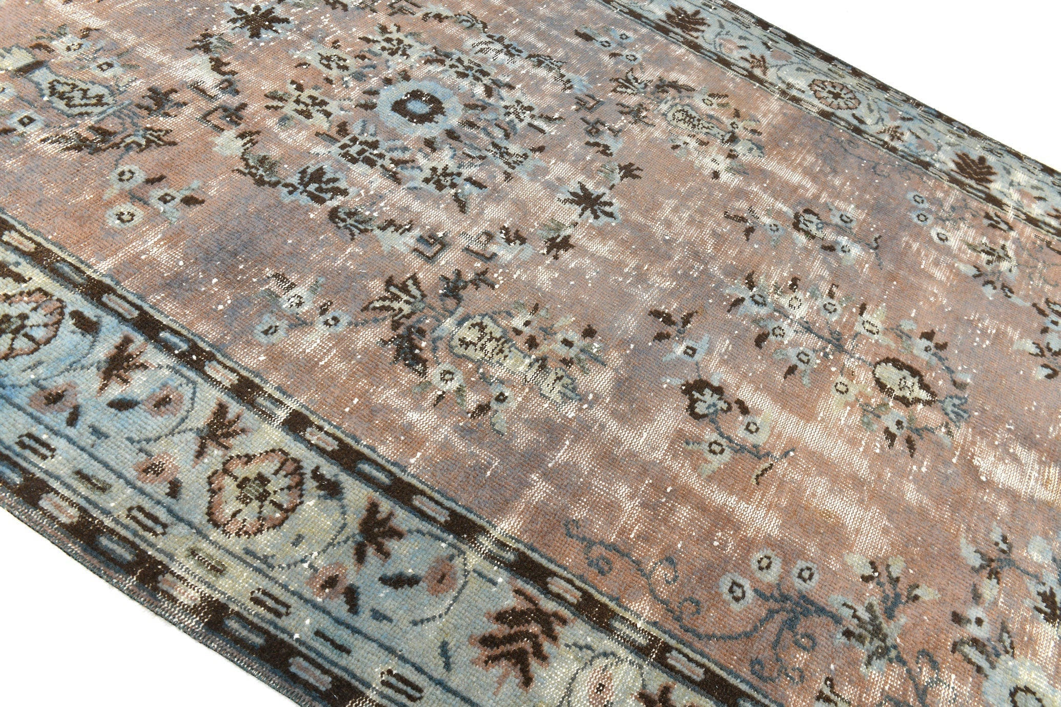 Turkish Vintage Rug  5'12" x 10'1" ft