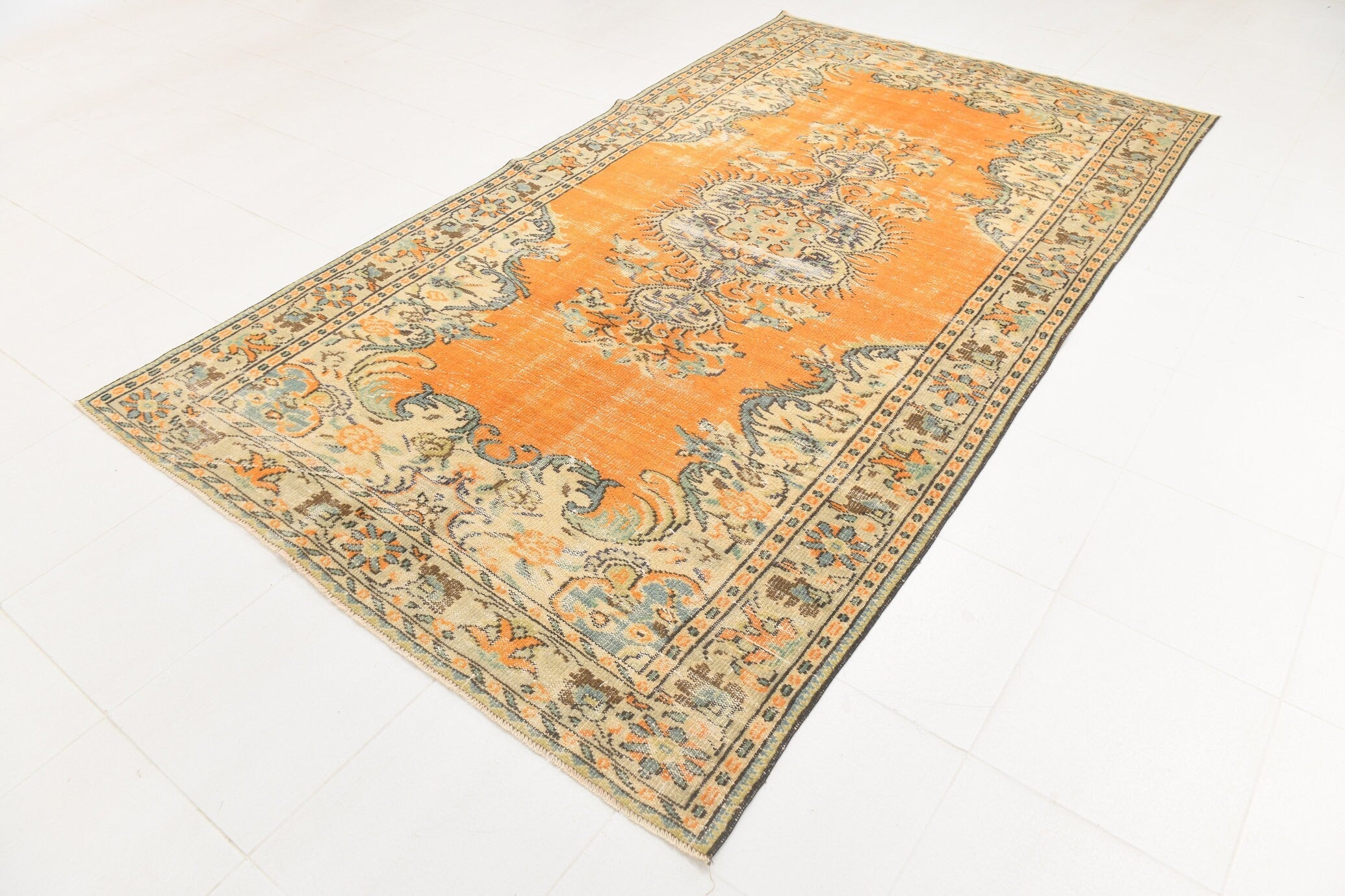 Turkish Vintage Rug  5'12" x 10'2" ft