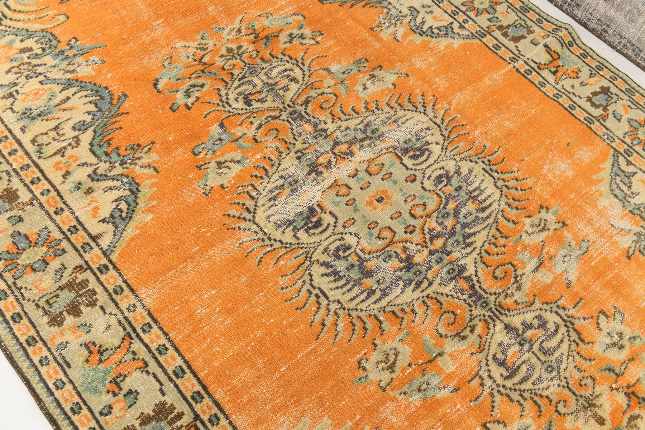 Turkish Vintage Rug  5'12" x 10'2" ft